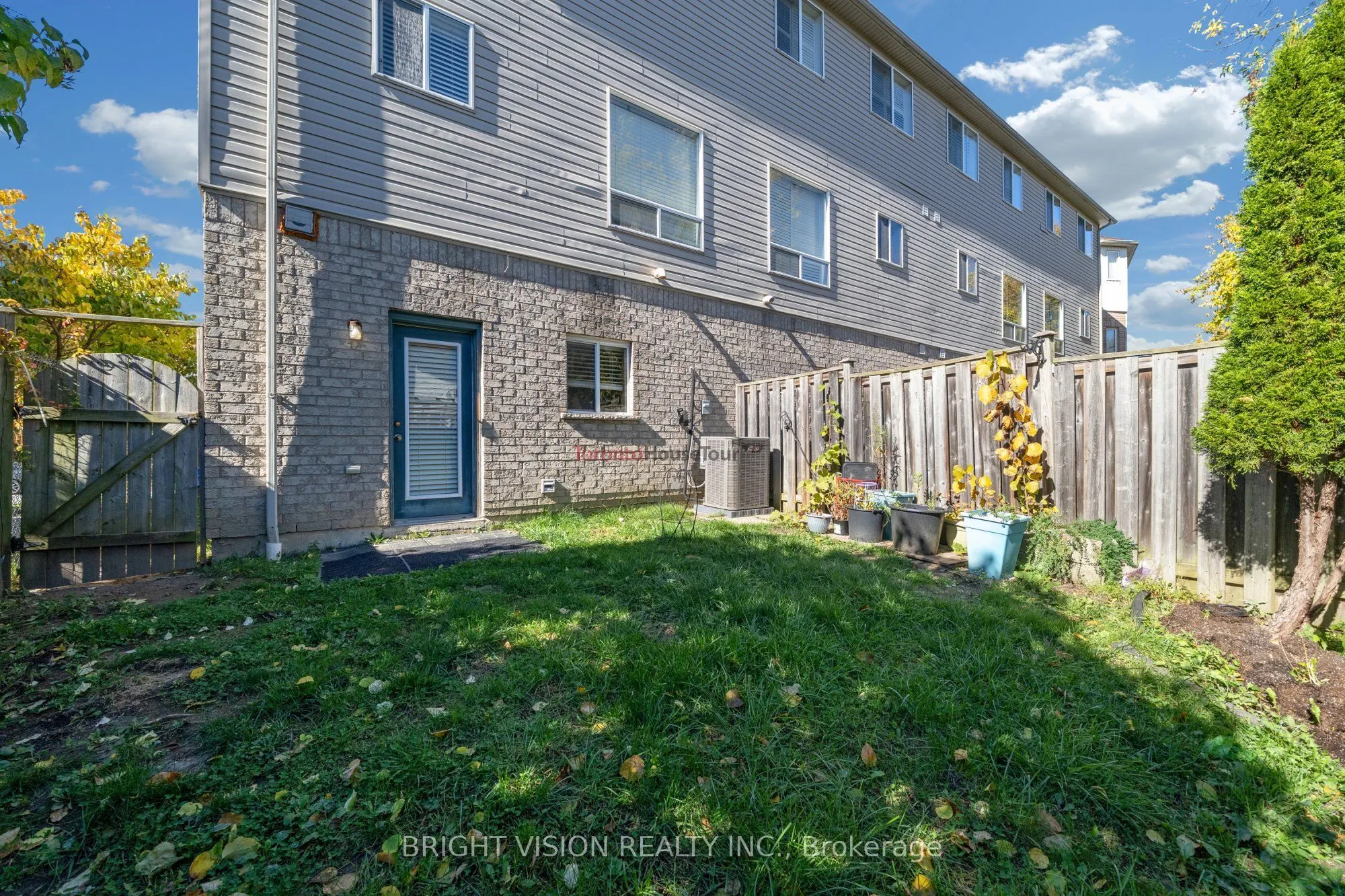 1543 Hummingbird Court