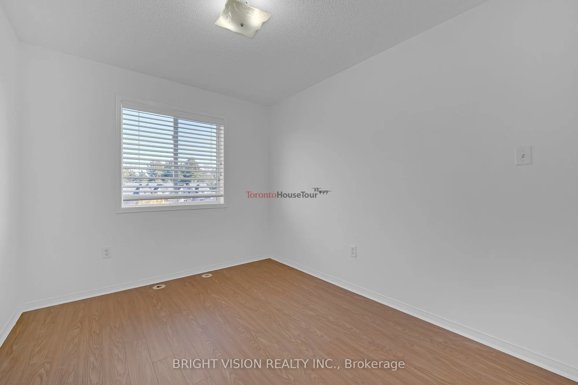1543 Hummingbird Court