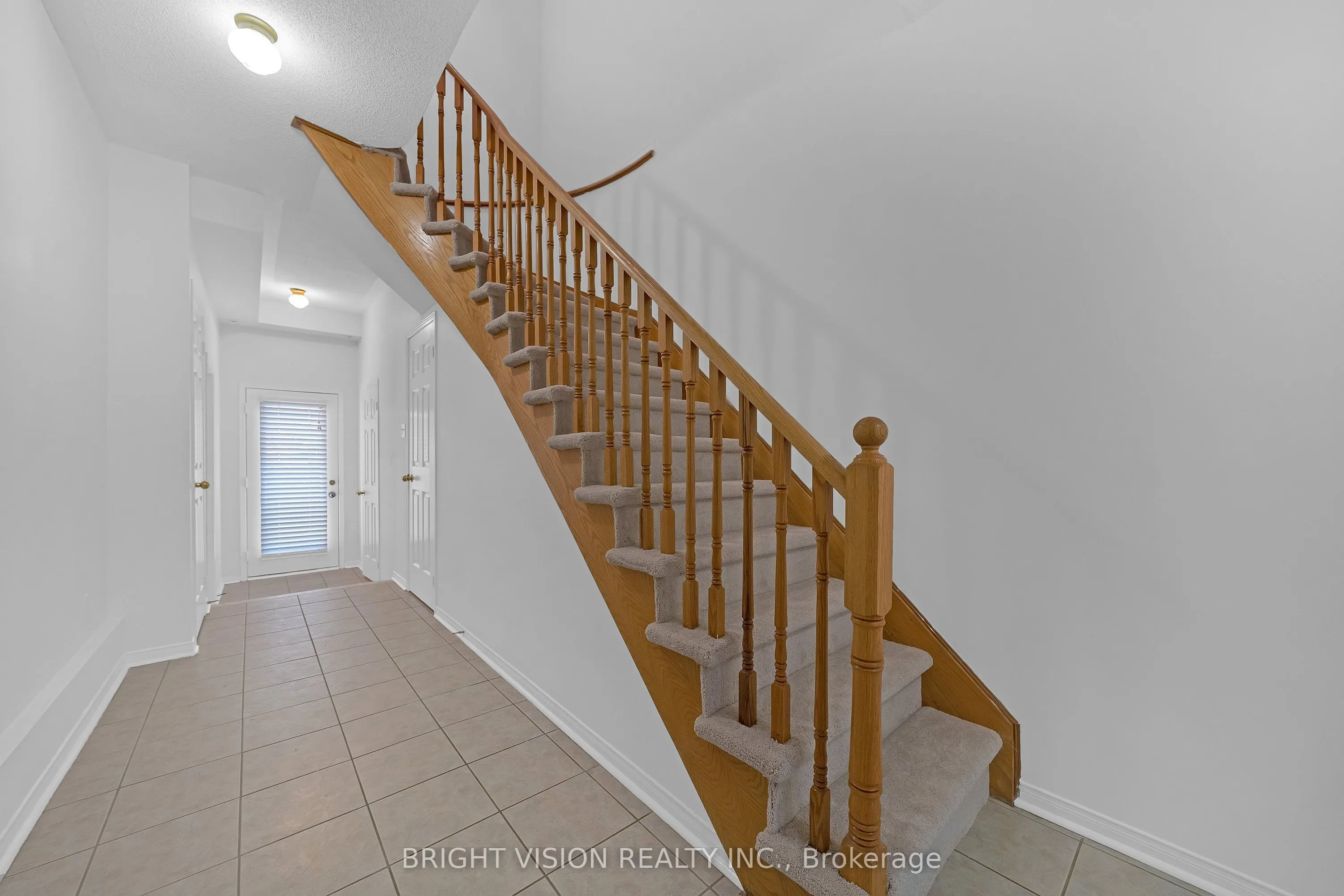 1543 Hummingbird Court
