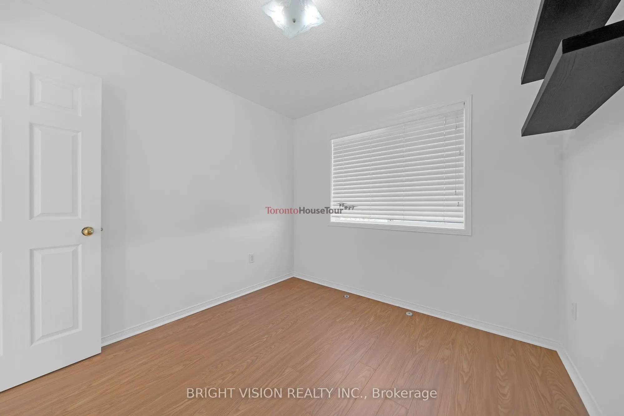 1543 Hummingbird Court