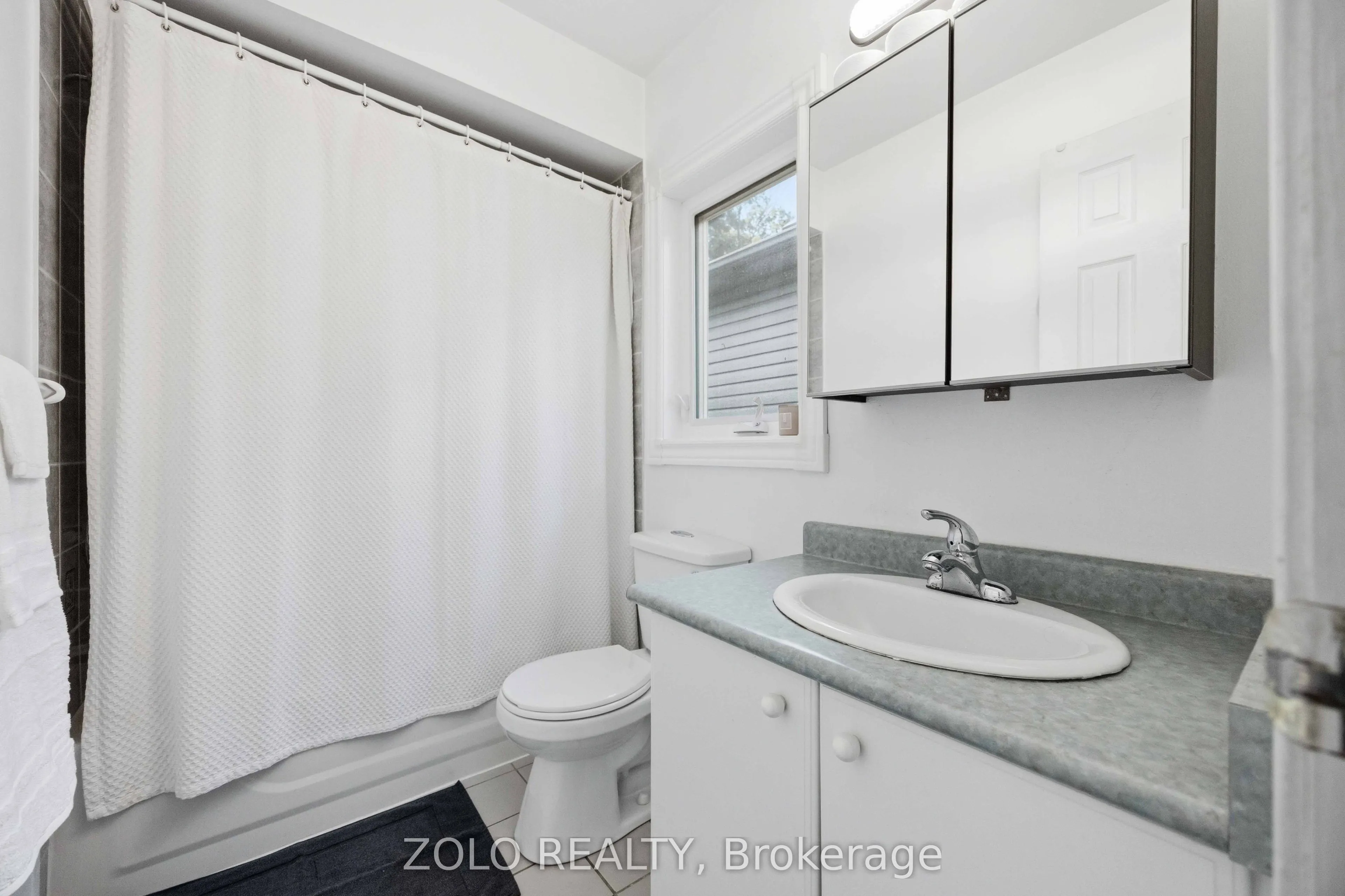 82 Piperbrook Crescent