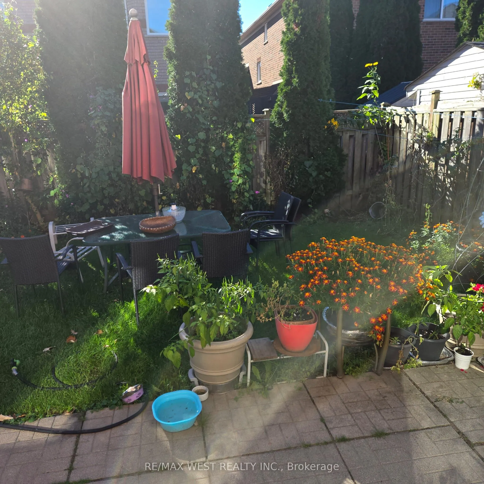 883 Strouds Lane