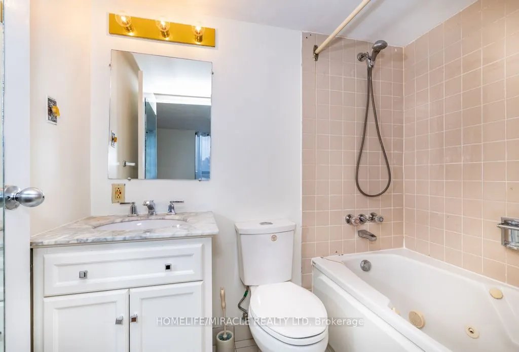 8 Silver bell Grove #102