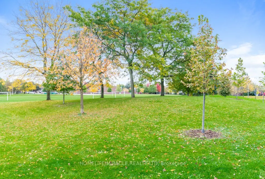 8 Silver bell Grove #102
