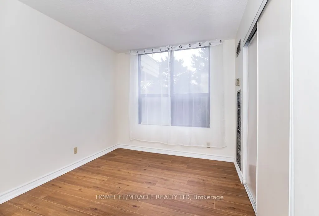 8 Silver bell Grove #102