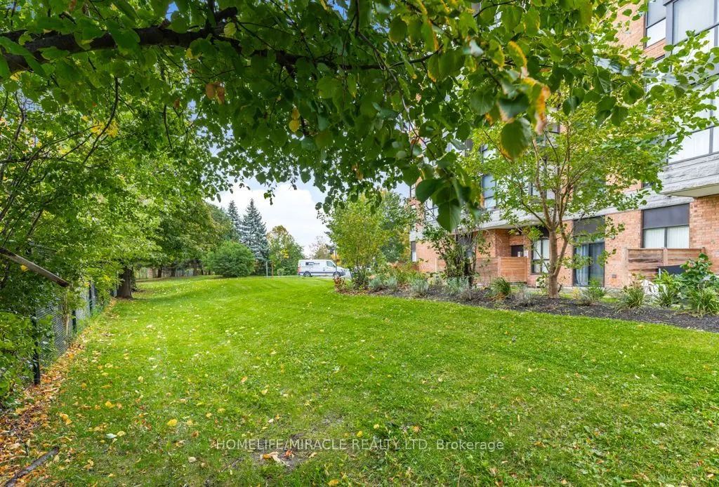 8 Silver bell Grove #102