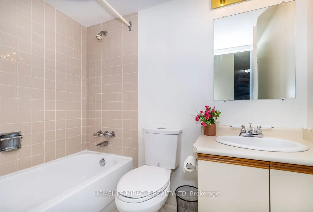 8 Silver bell Grove #102
