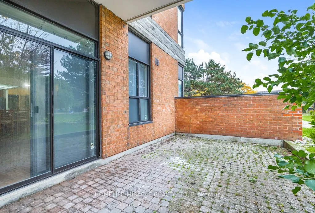 8 Silver bell Grove #102