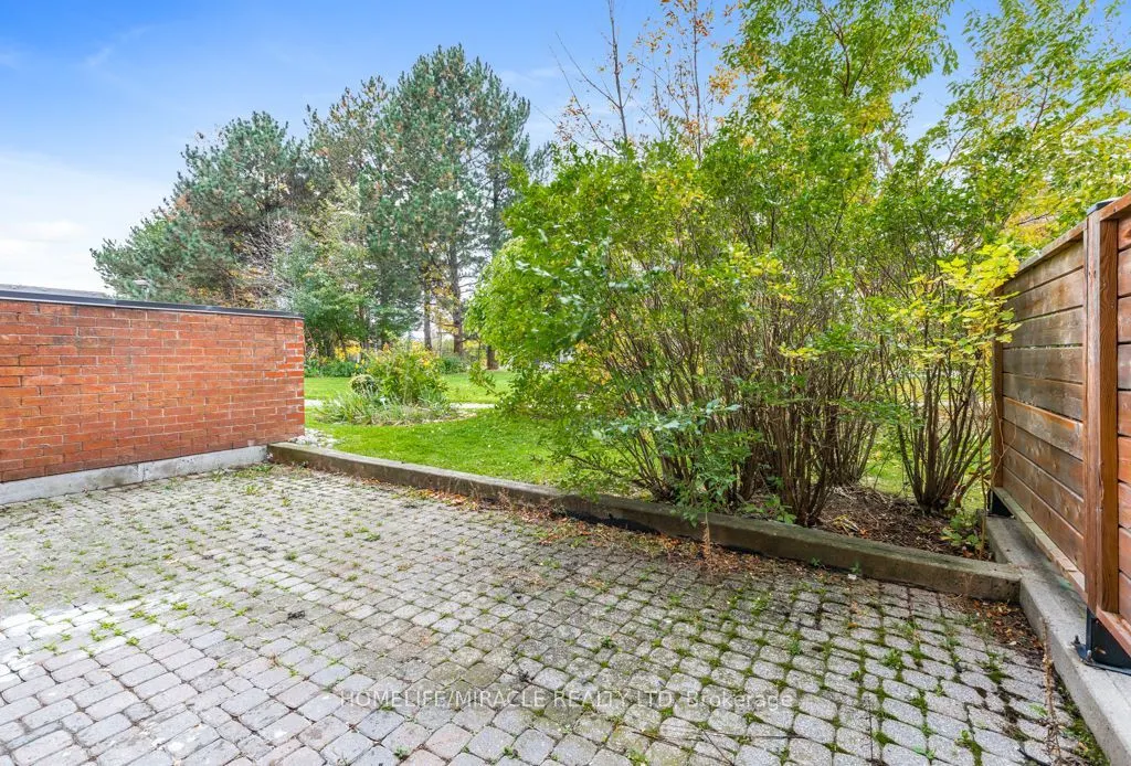 8 Silver bell Grove #102