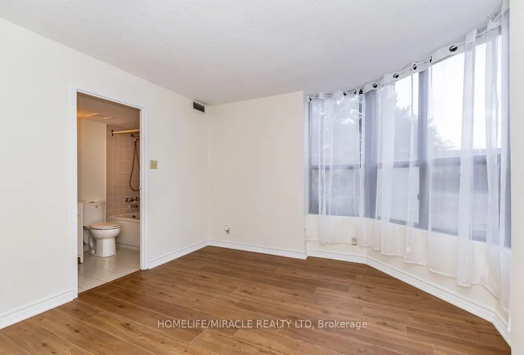 8 Silver bell Grove #102