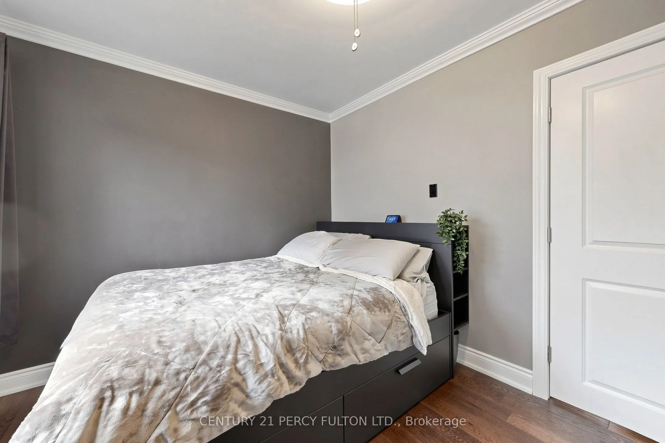 76 Arlington Avenue