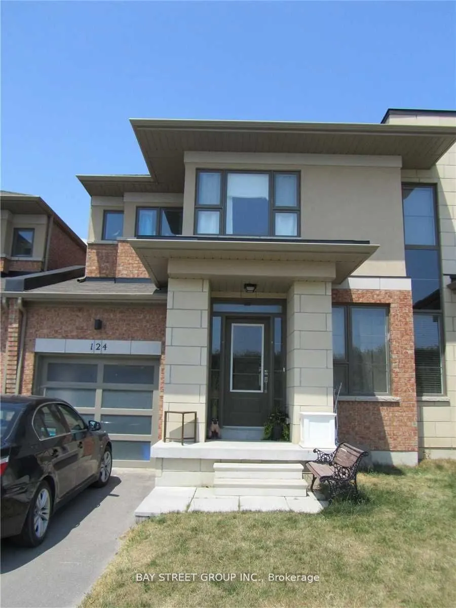 124 Vanier Street