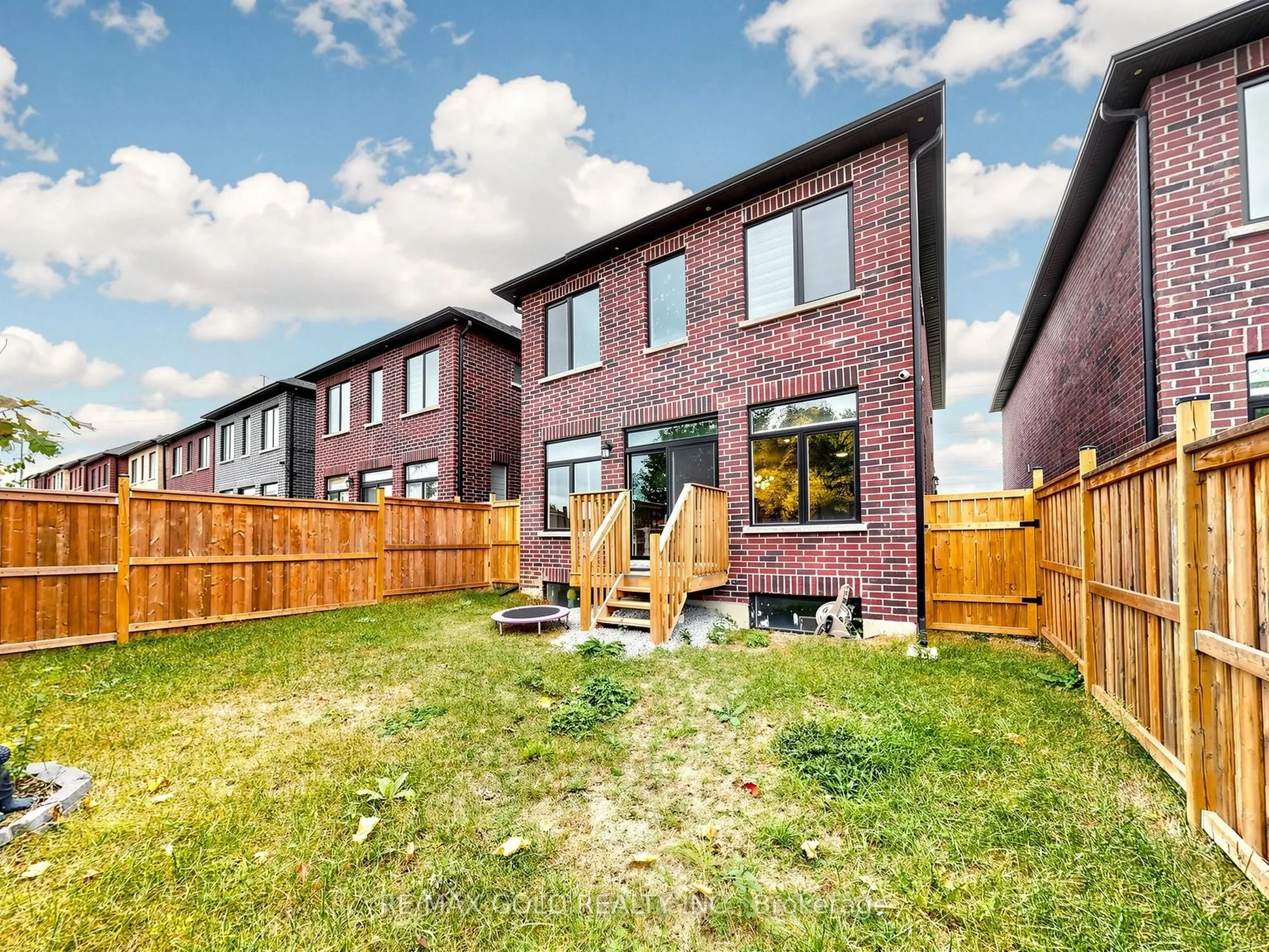 77 Chelliah Court