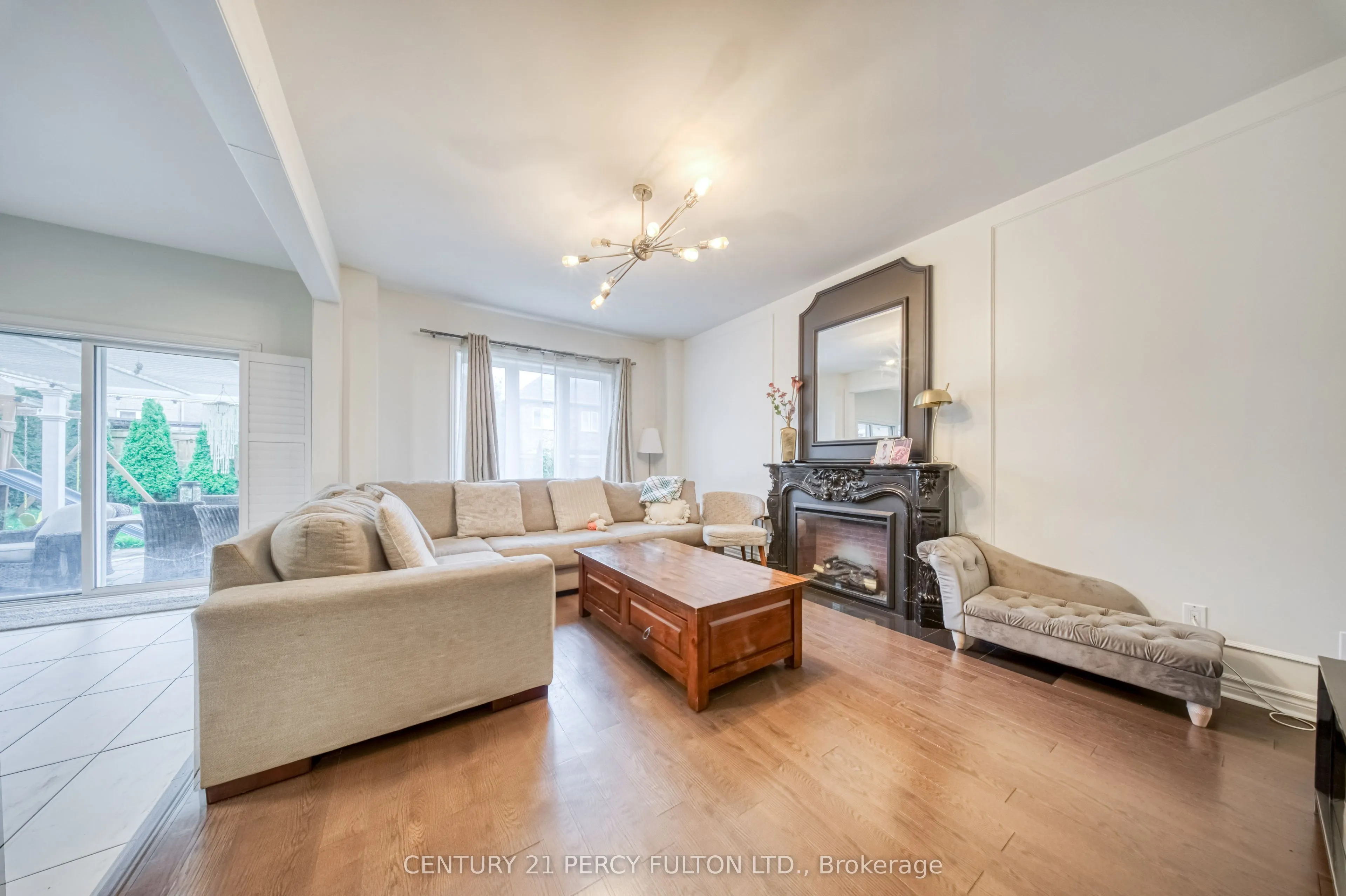 937 Greenhill Avenue