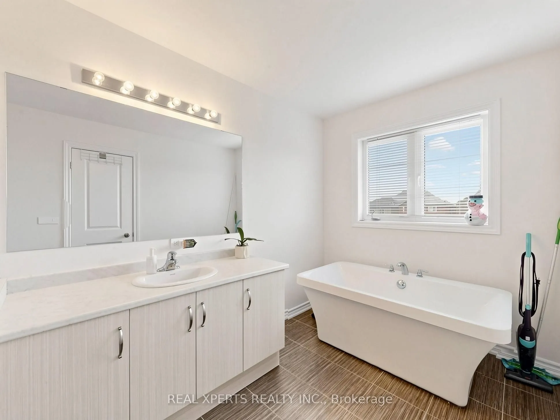 1129 Cameo Street