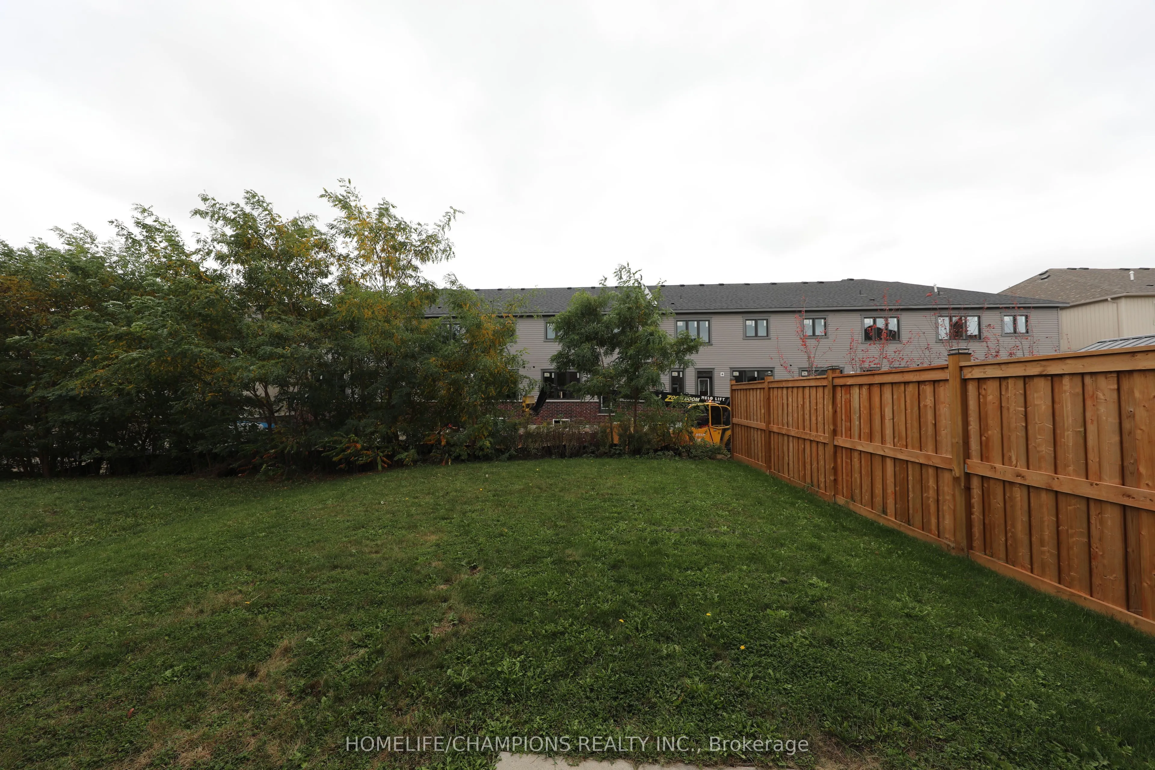 211 Northglen Boulevard