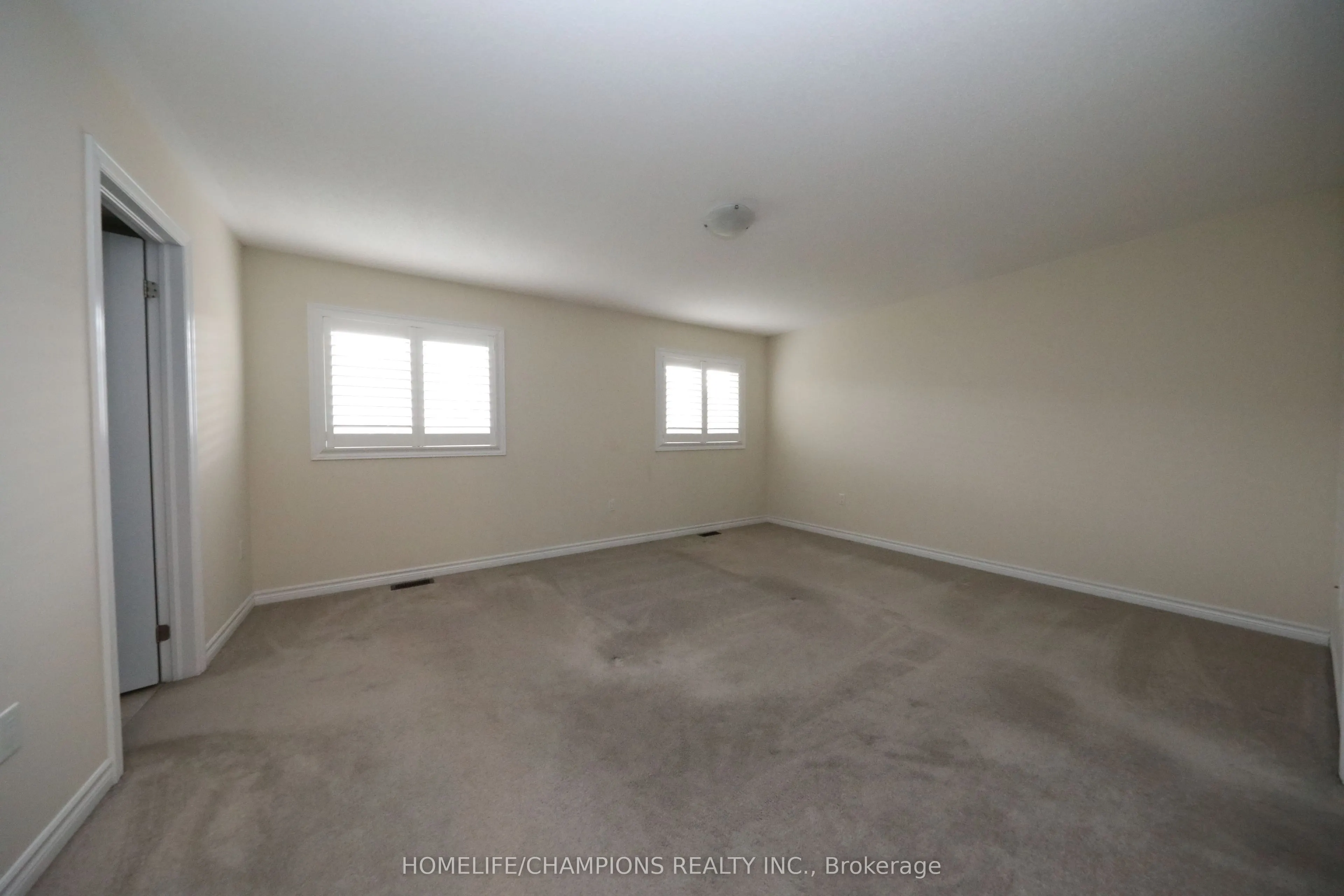 211 Northglen Boulevard