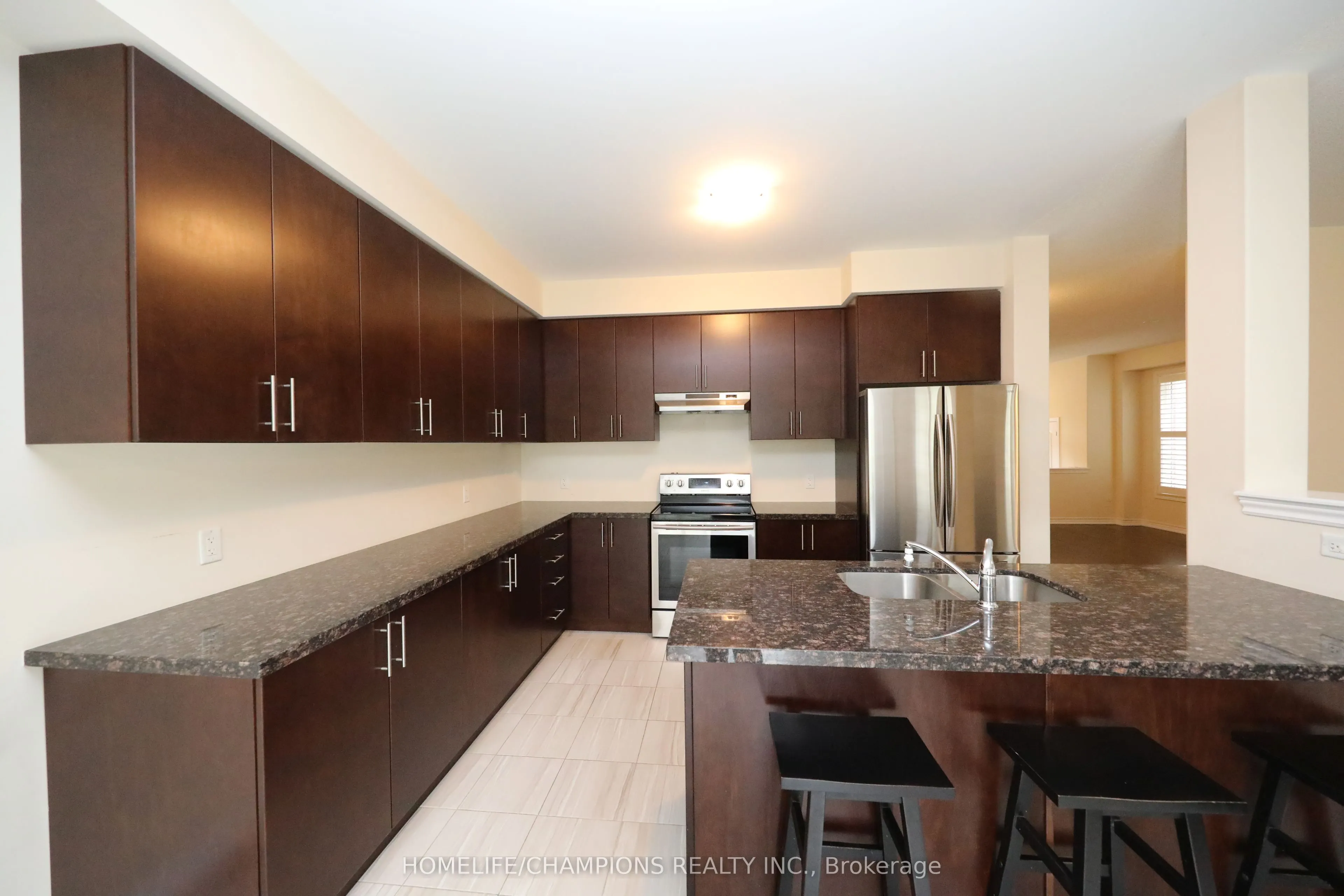 211 Northglen Boulevard