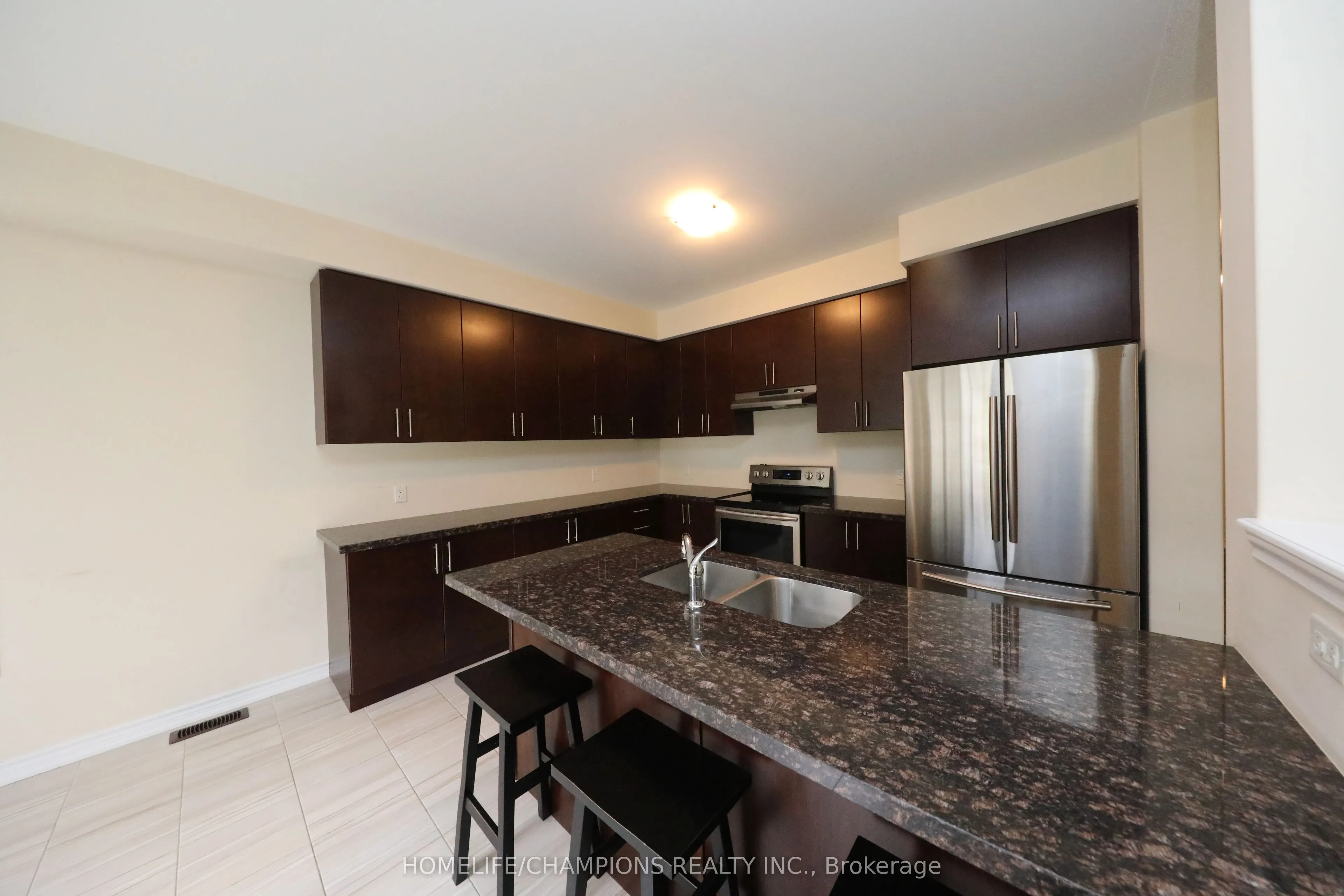 211 Northglen Boulevard