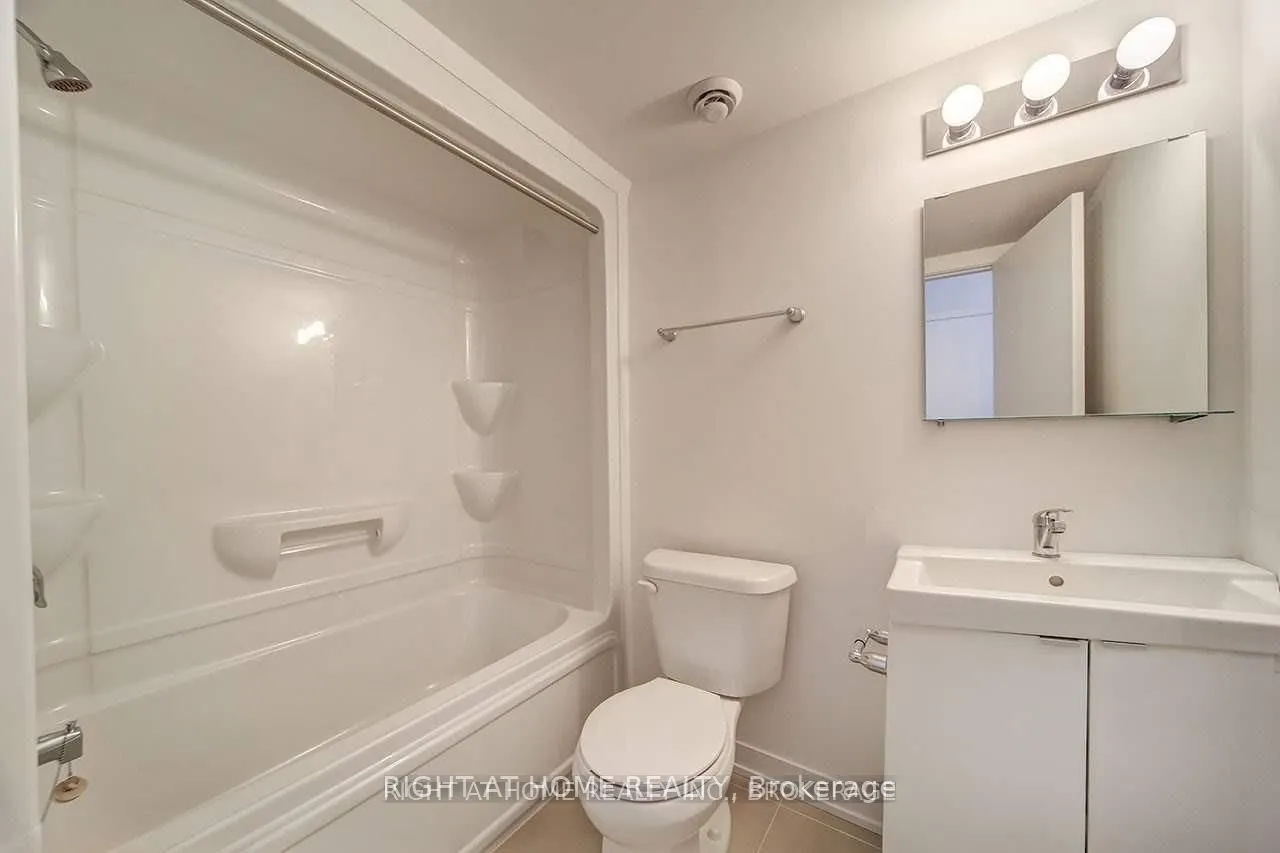 1760 Simcoe Street N #67