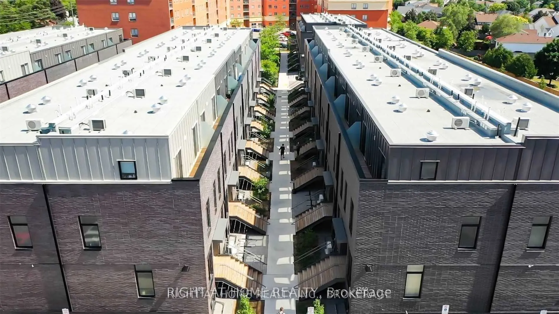 1760 Simcoe Street N #67