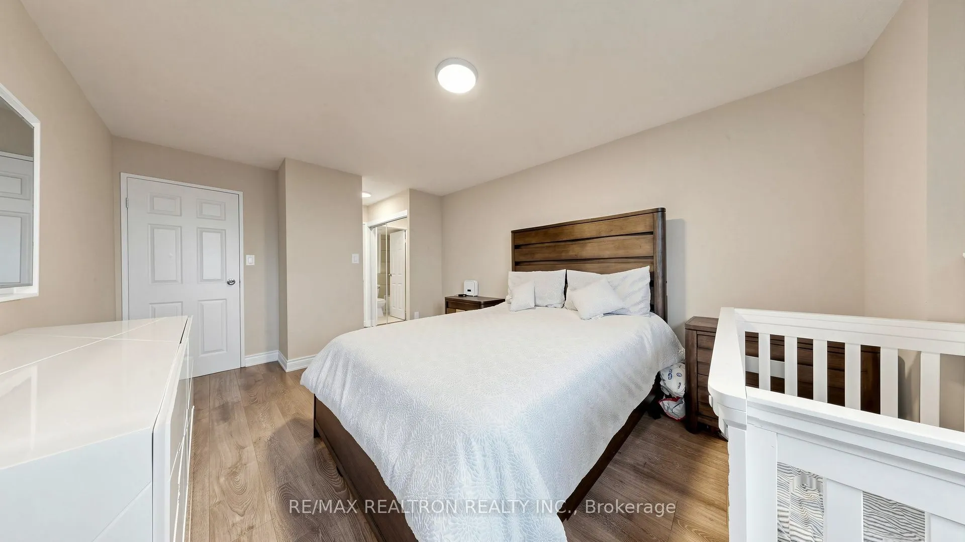 100 Wingarden Court #516