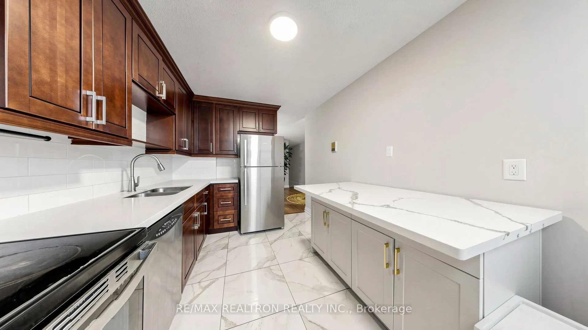 100 Wingarden Court #516