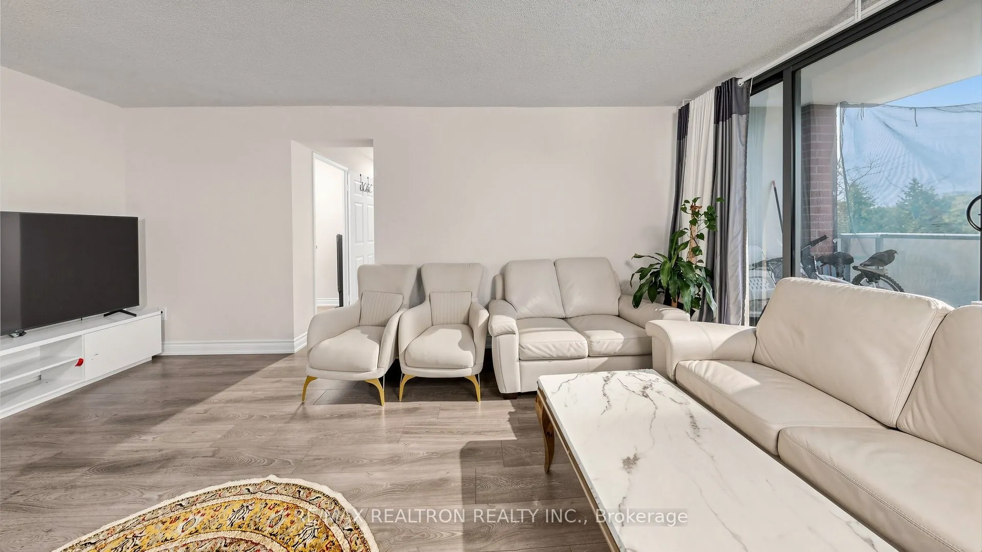 100 Wingarden Court #516
