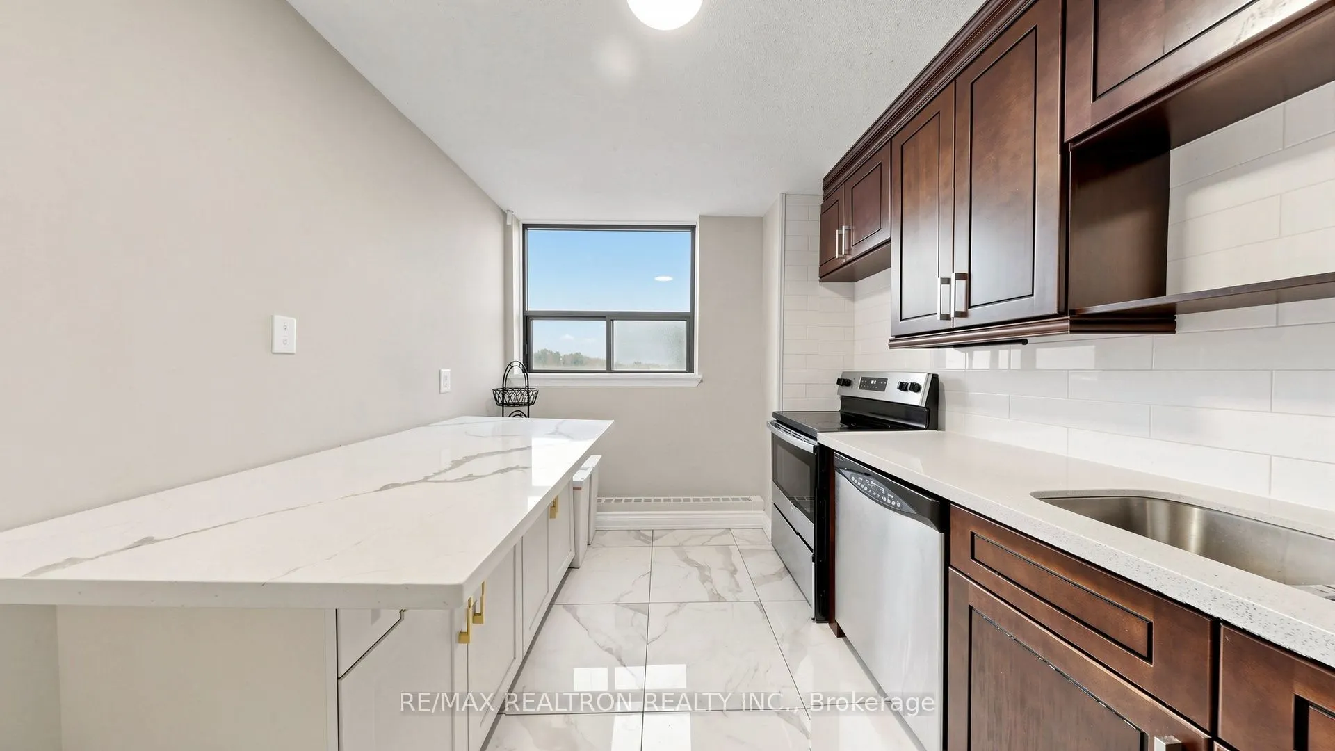100 Wingarden Court #516