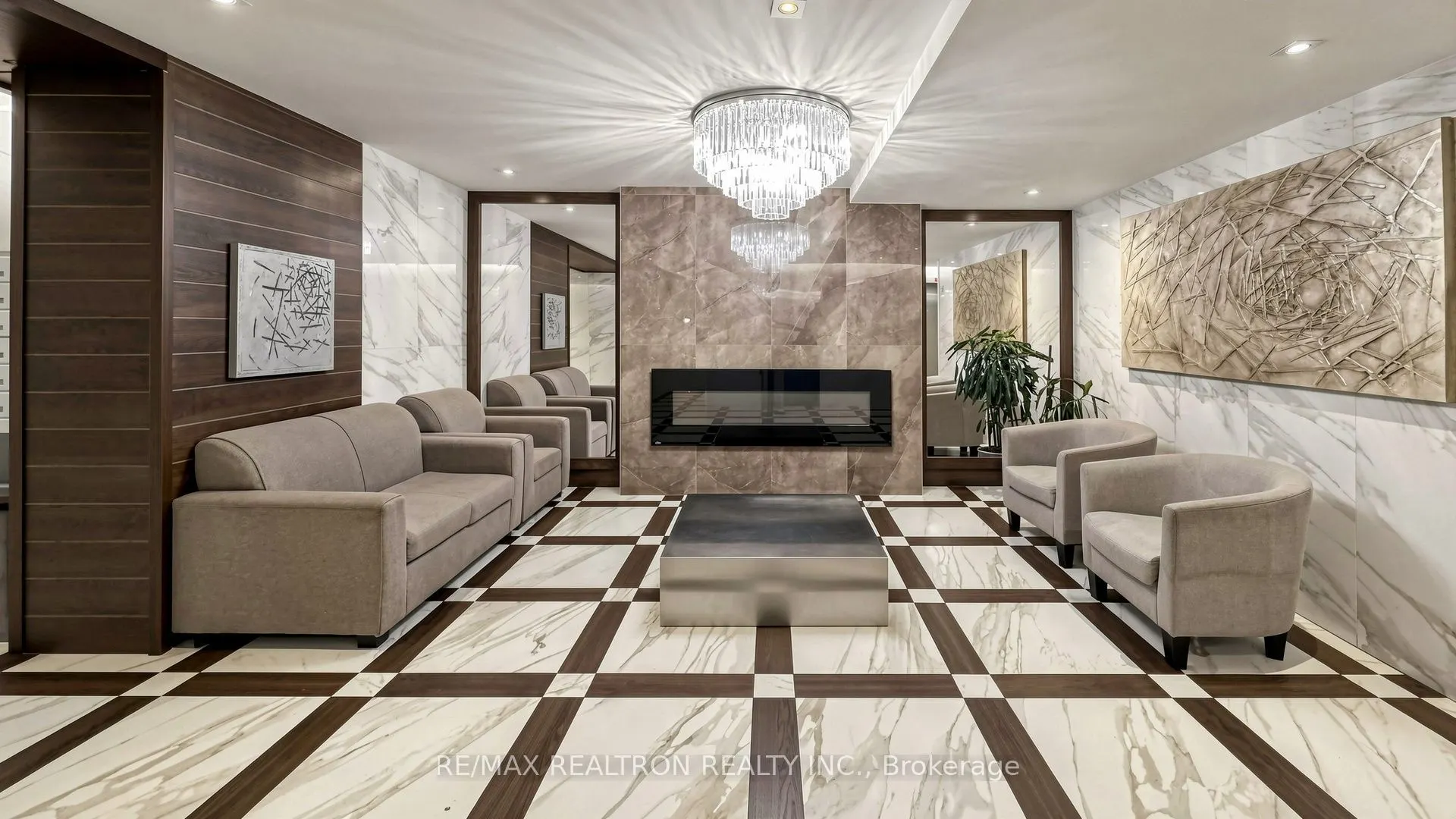 100 Wingarden Court #516