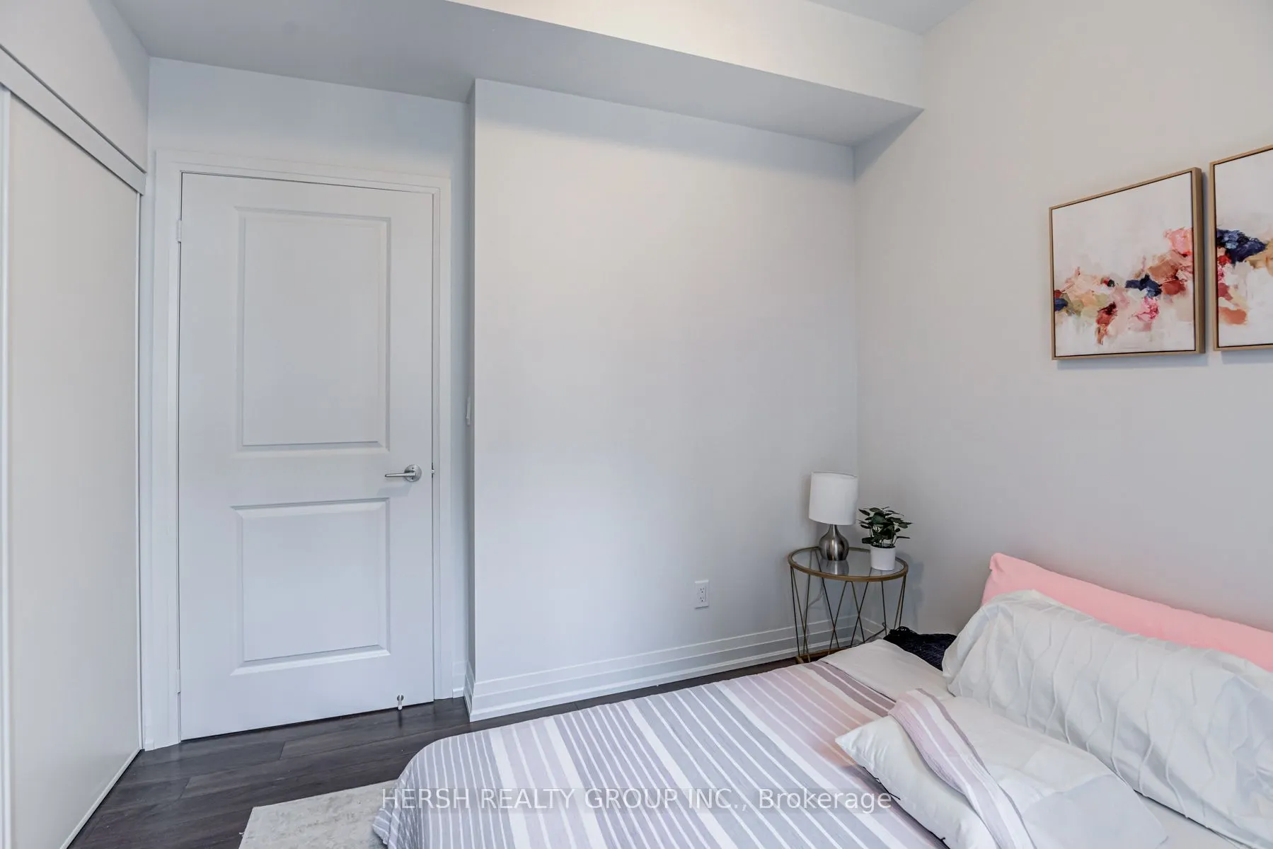 10 Meadowglen Place #201