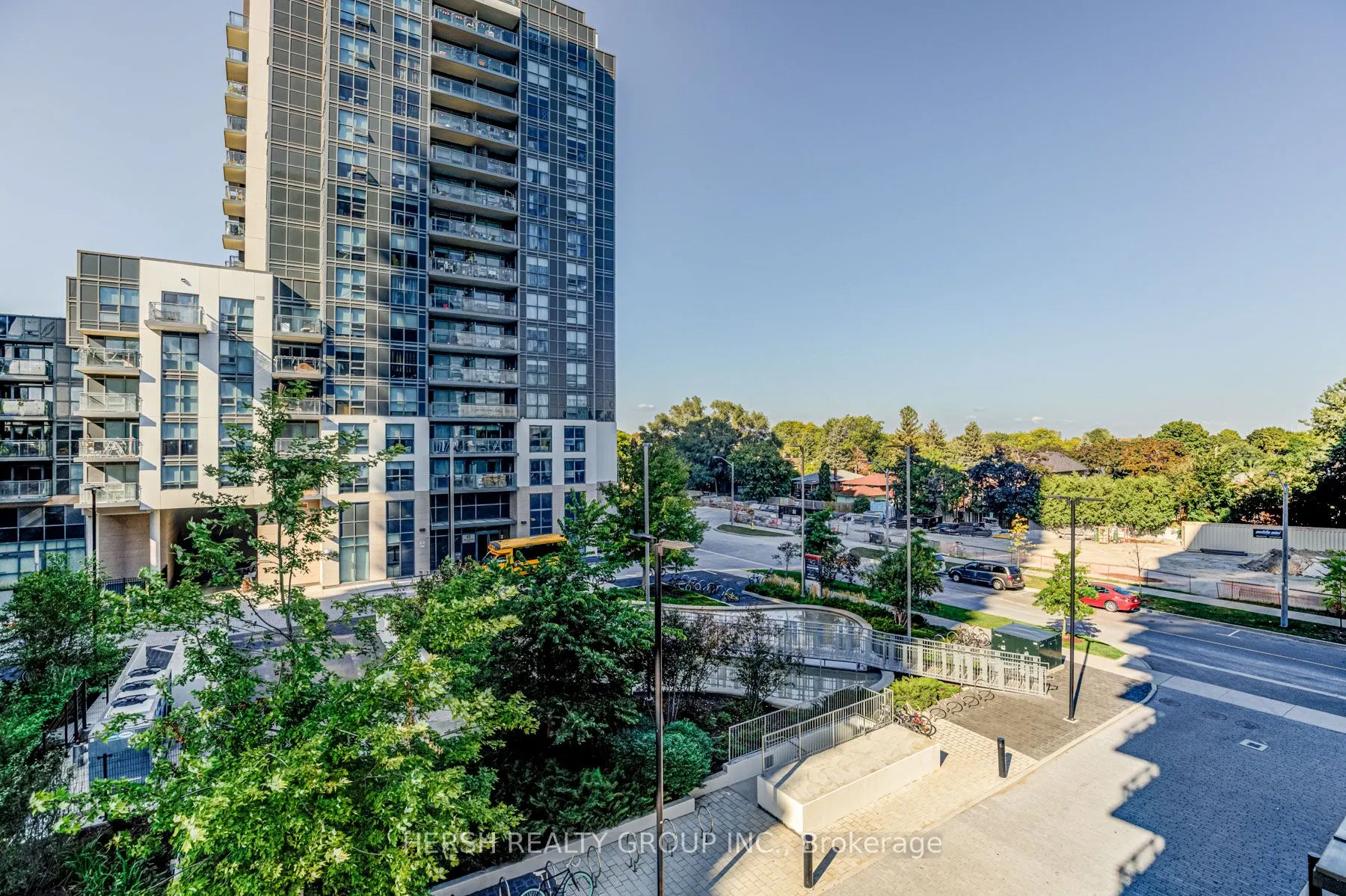 10 Meadowglen Place #201