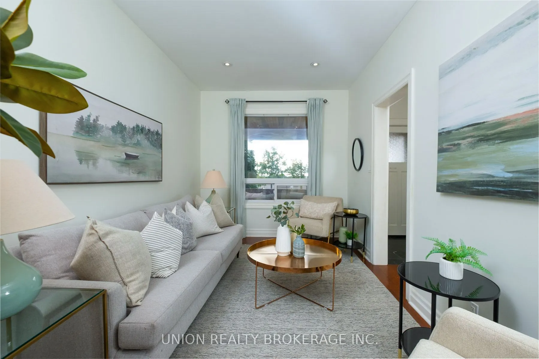 100 Oakvale Avenue