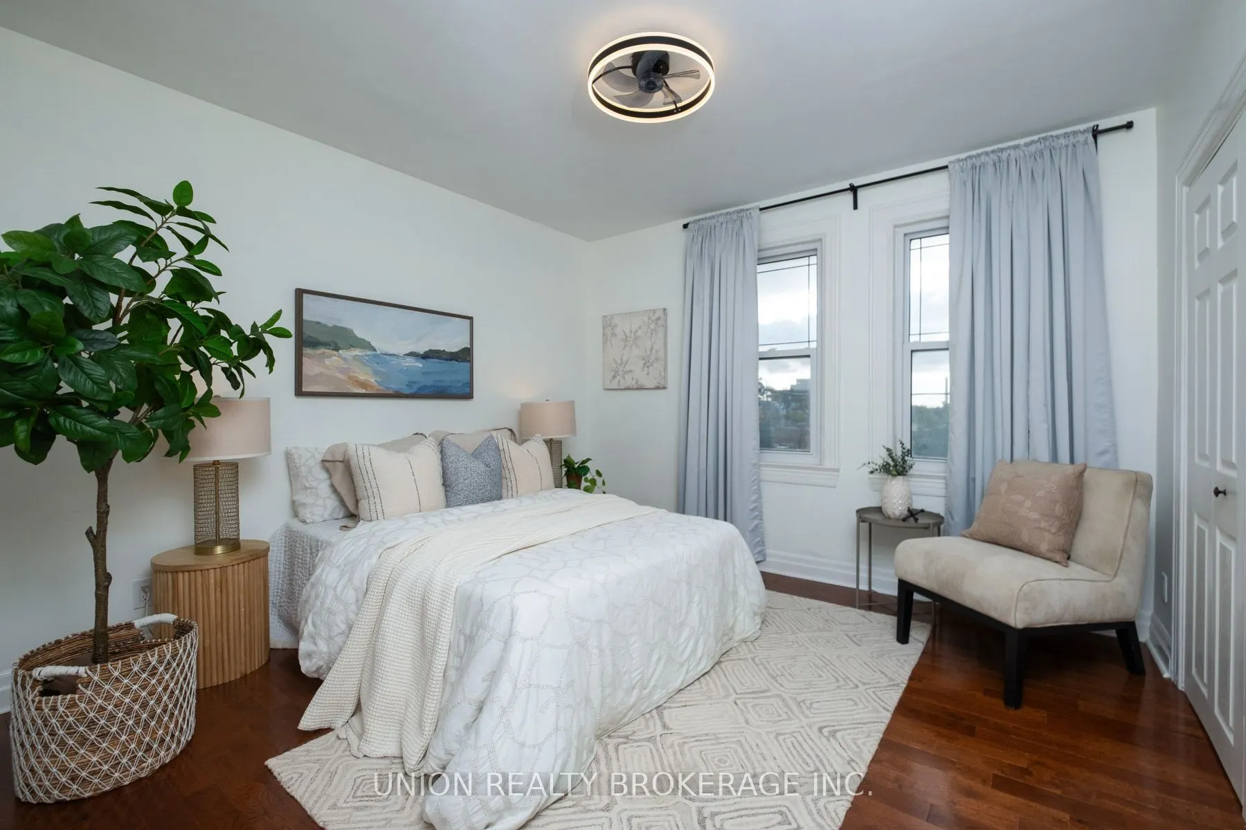 100 Oakvale Avenue