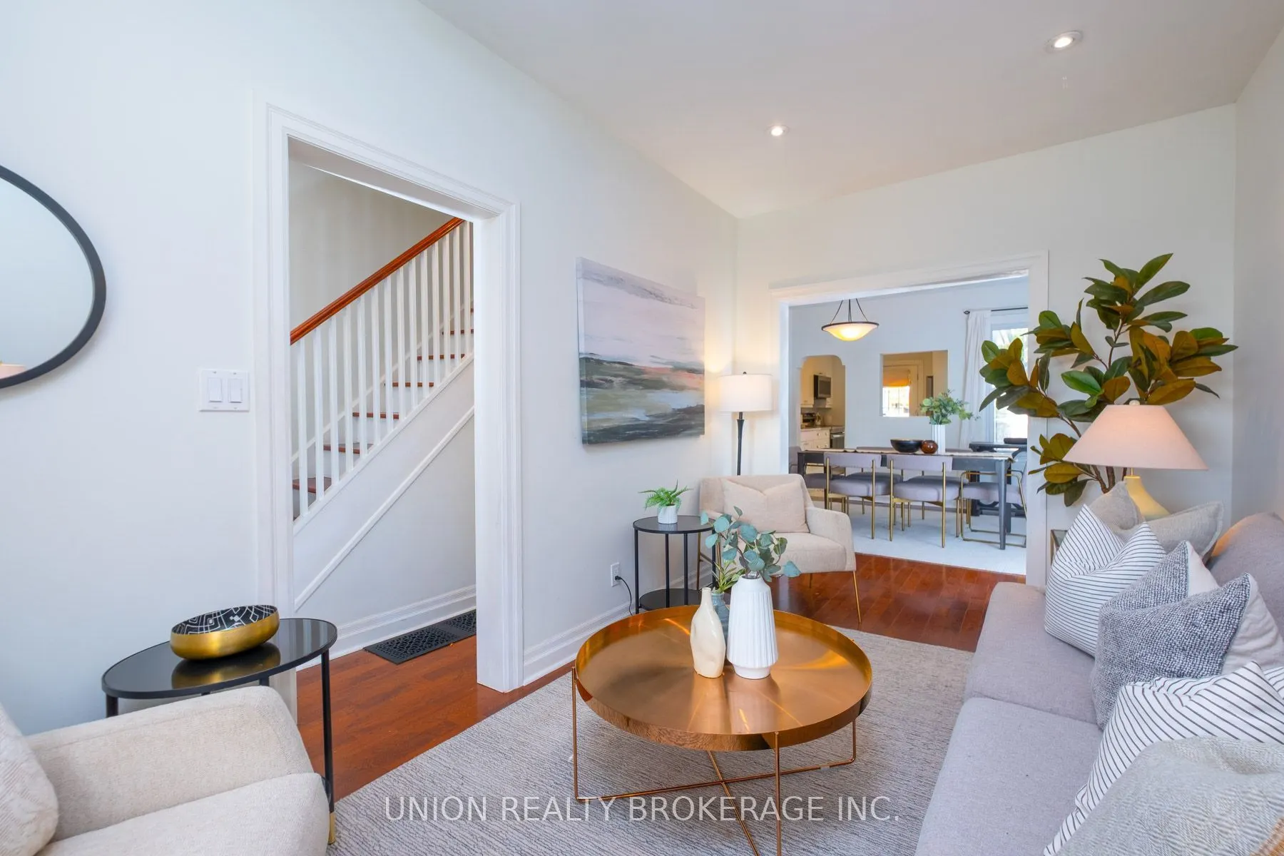 100 Oakvale Avenue