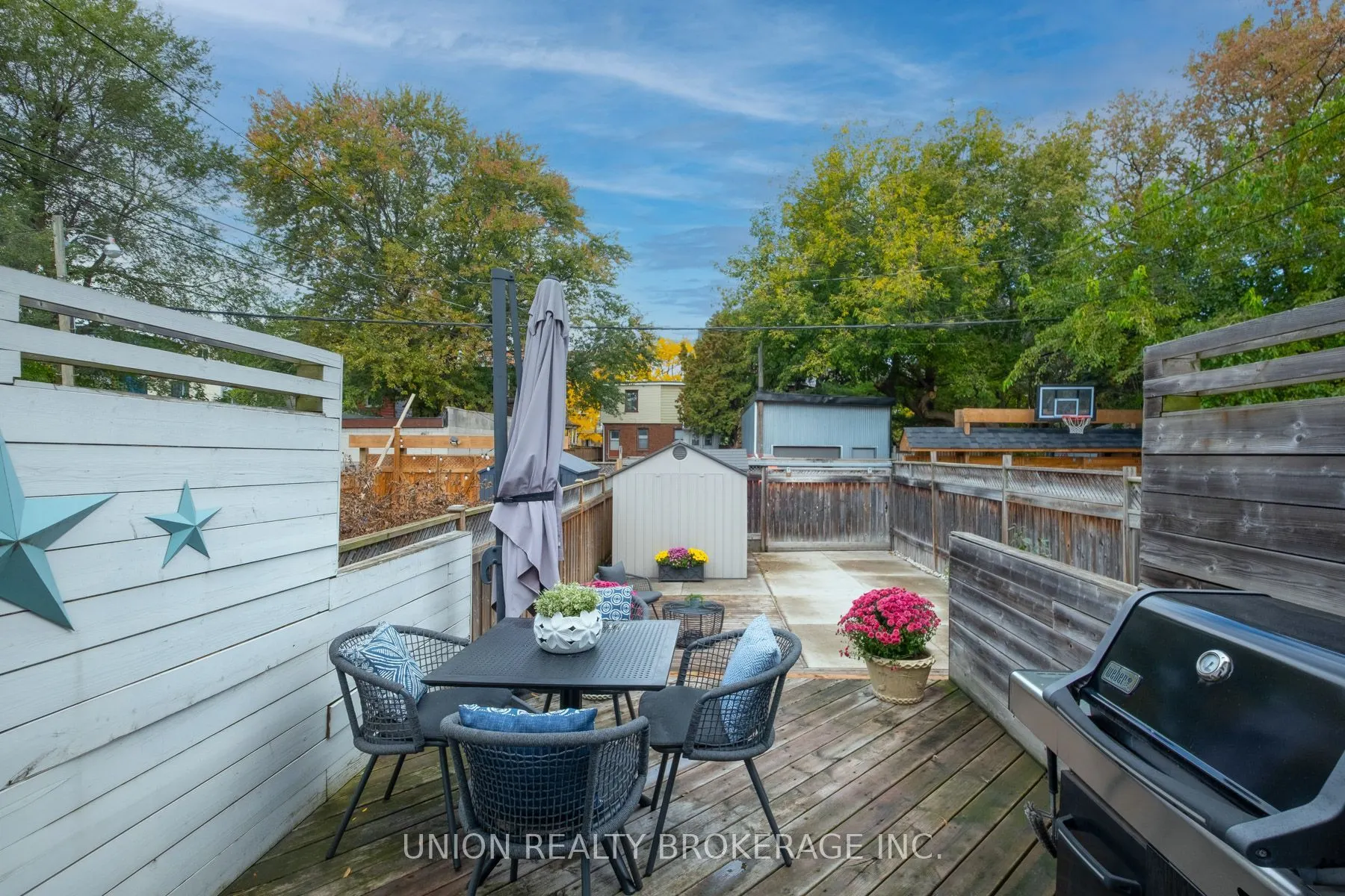 100 Oakvale Avenue