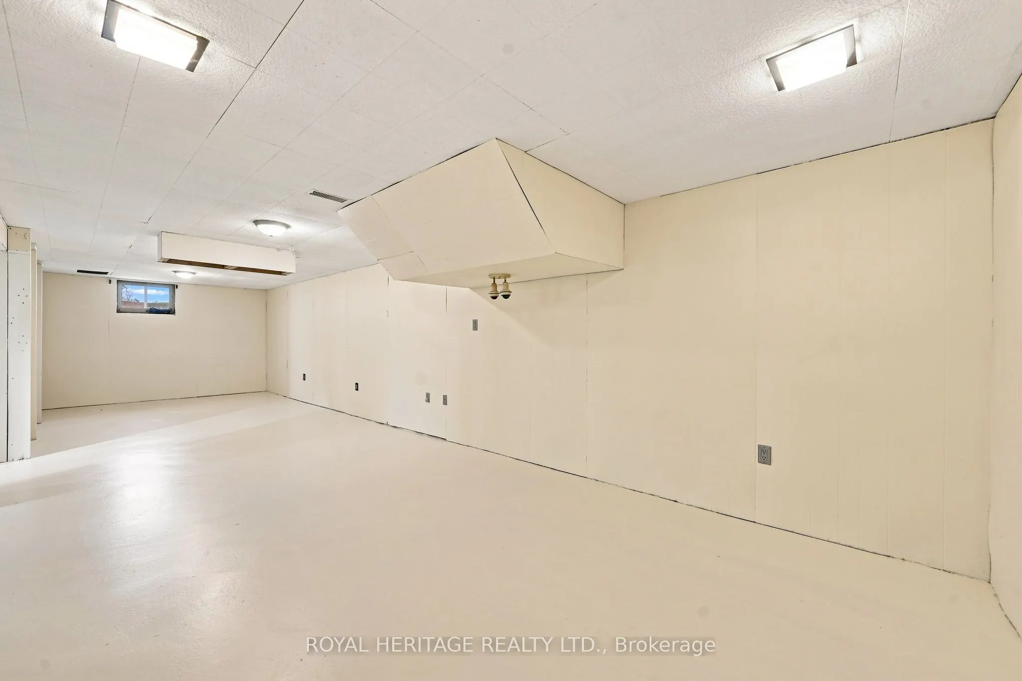 471 Rossland Road E