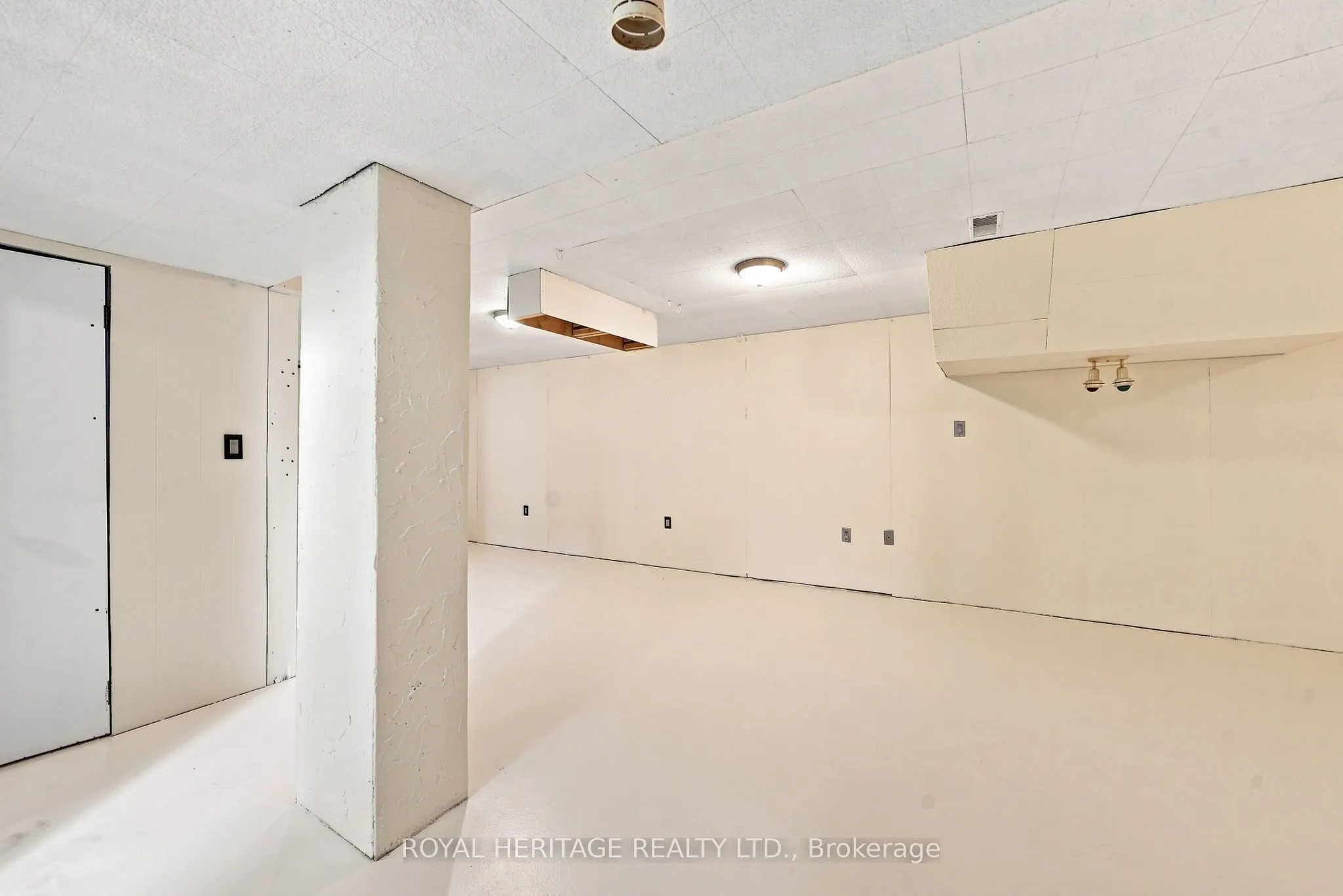 471 Rossland Road E