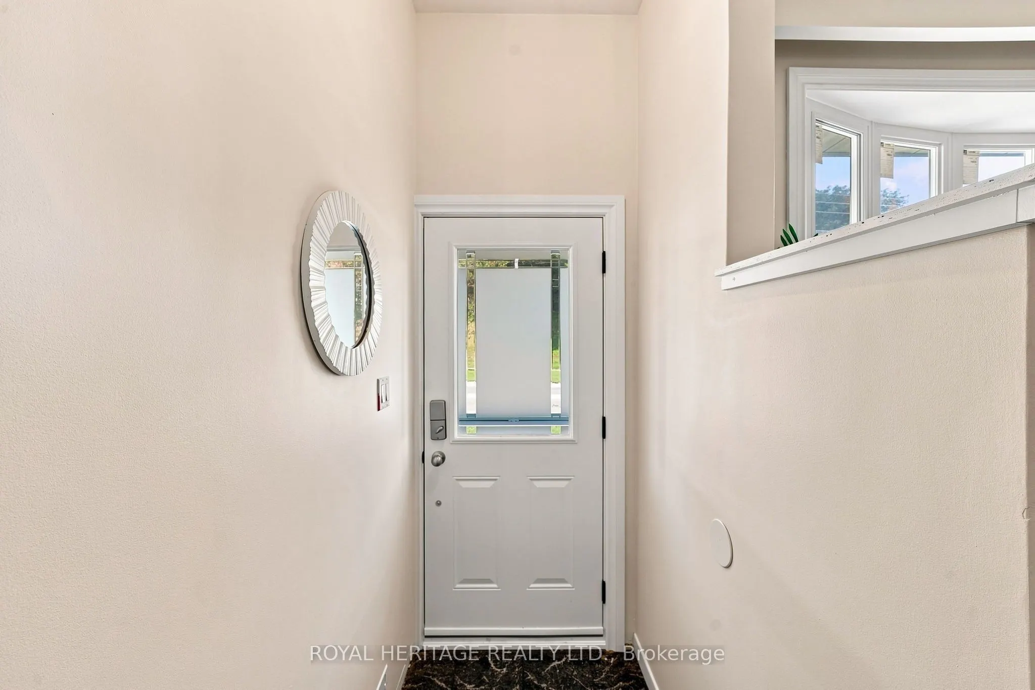 471 Rossland Road E