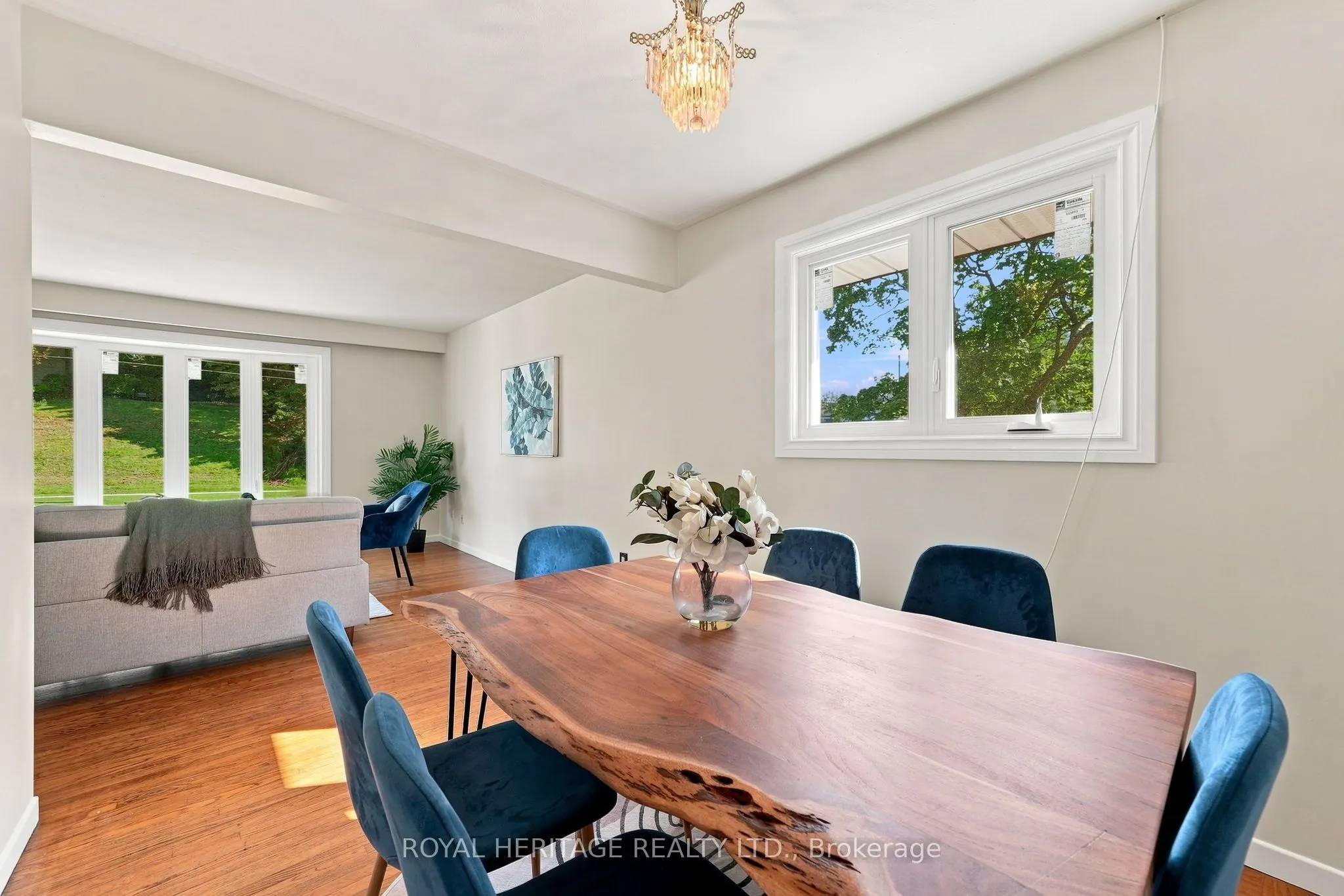 471 Rossland Road E