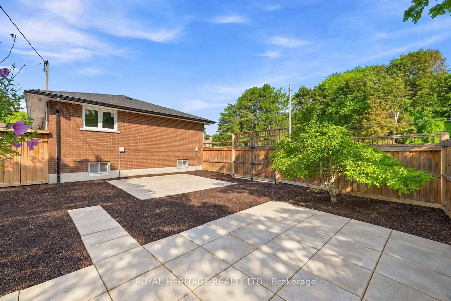 471 Rossland Road E