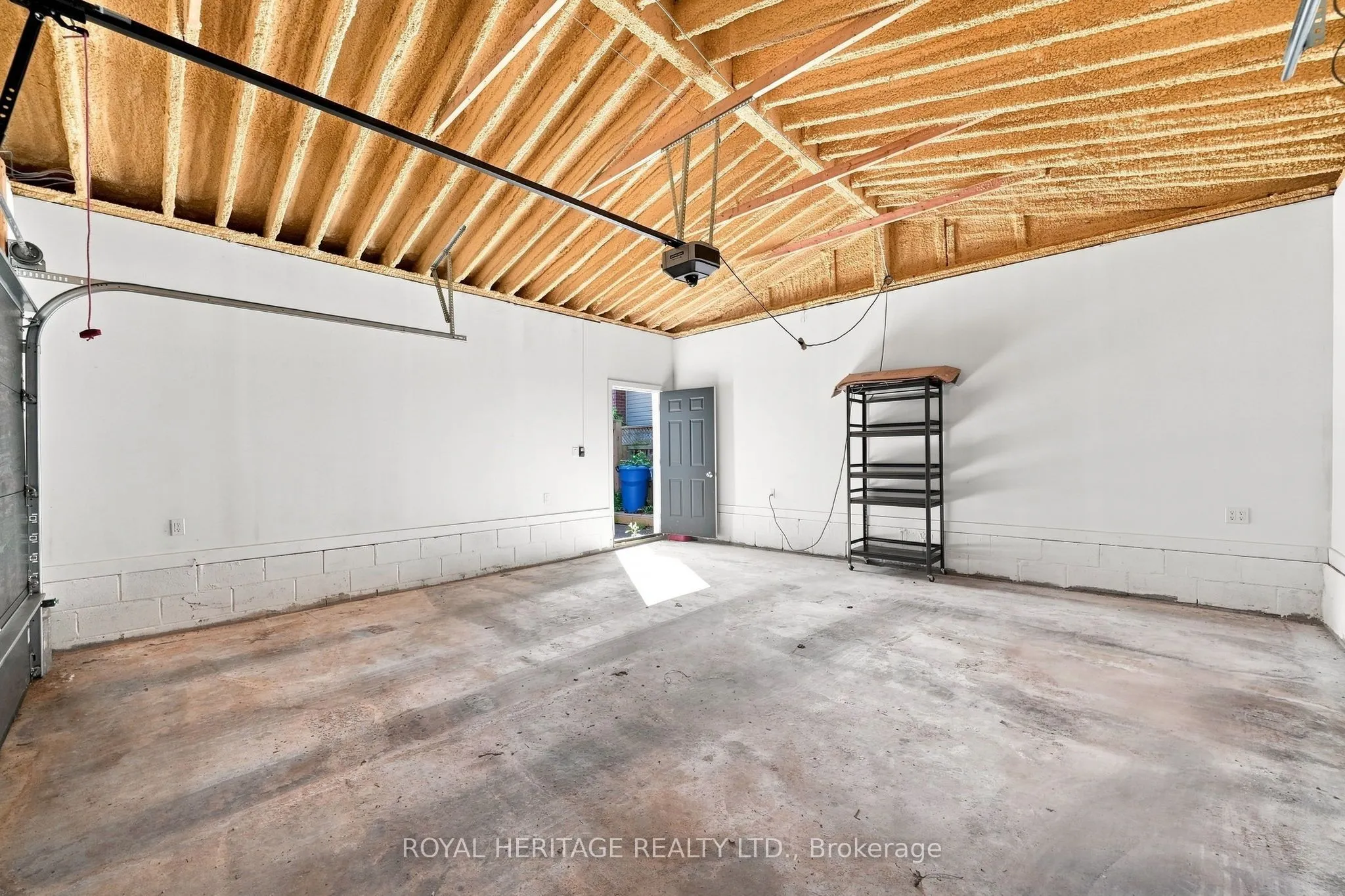 471 Rossland Road E