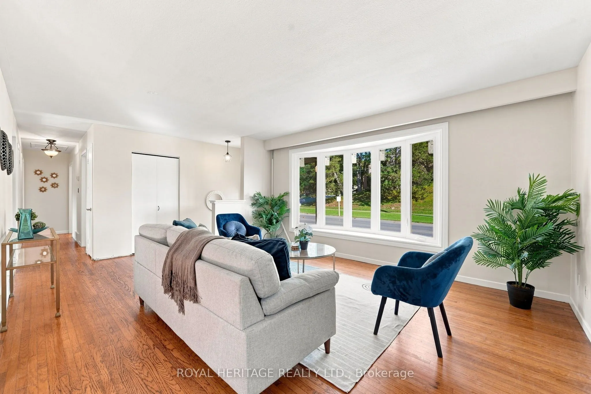 471 Rossland Road E
