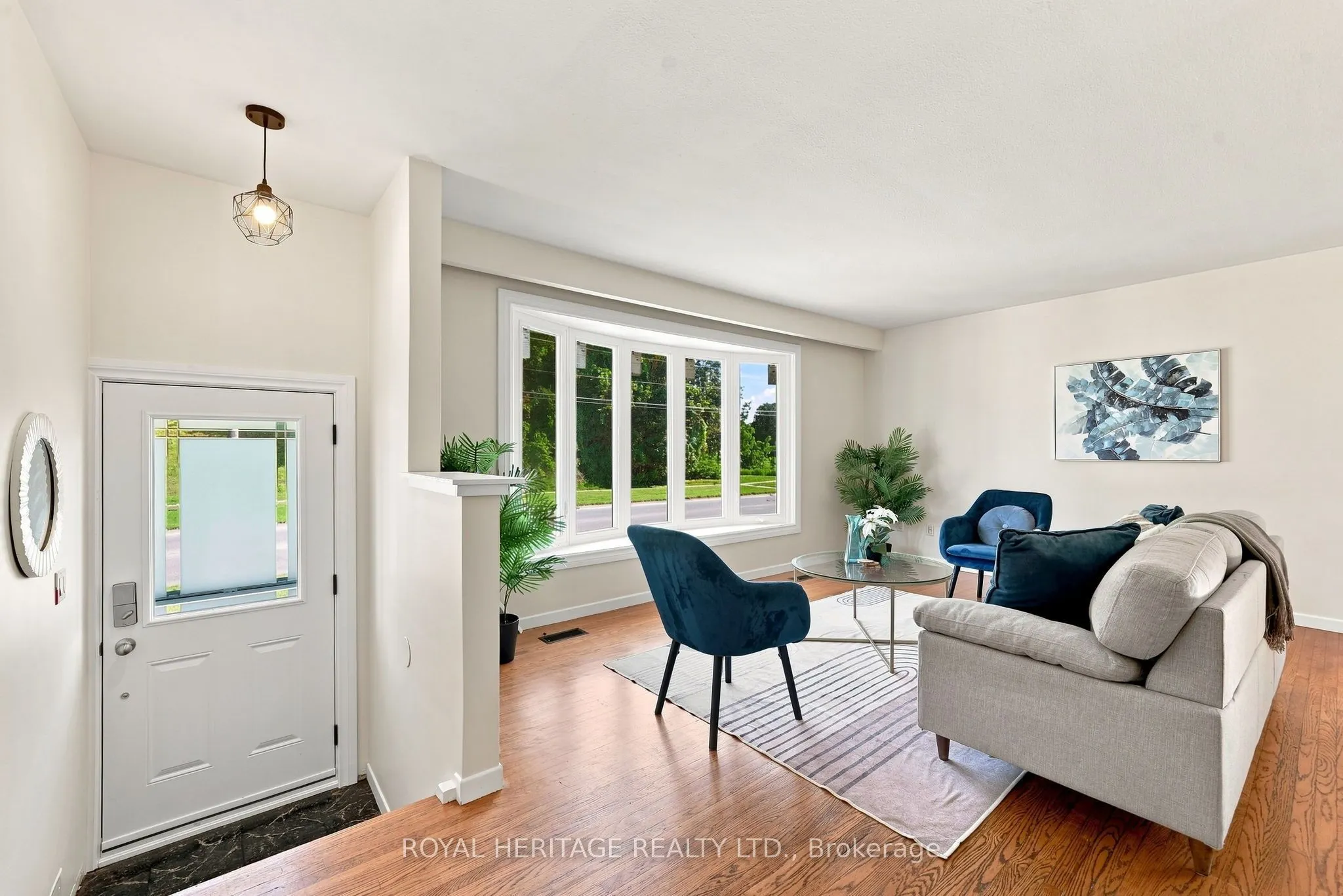 471 Rossland Road E
