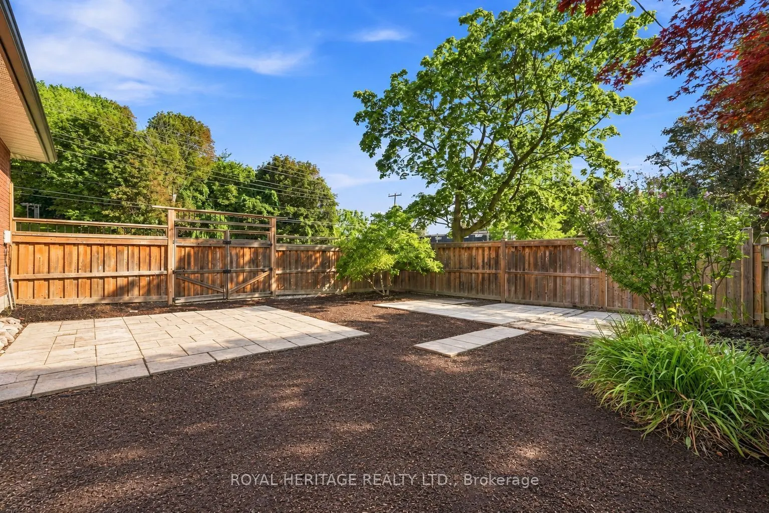471 Rossland Road E