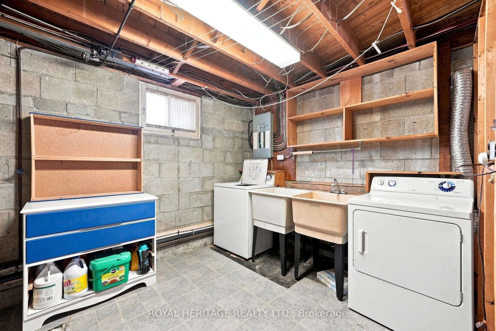 471 Rossland Road E