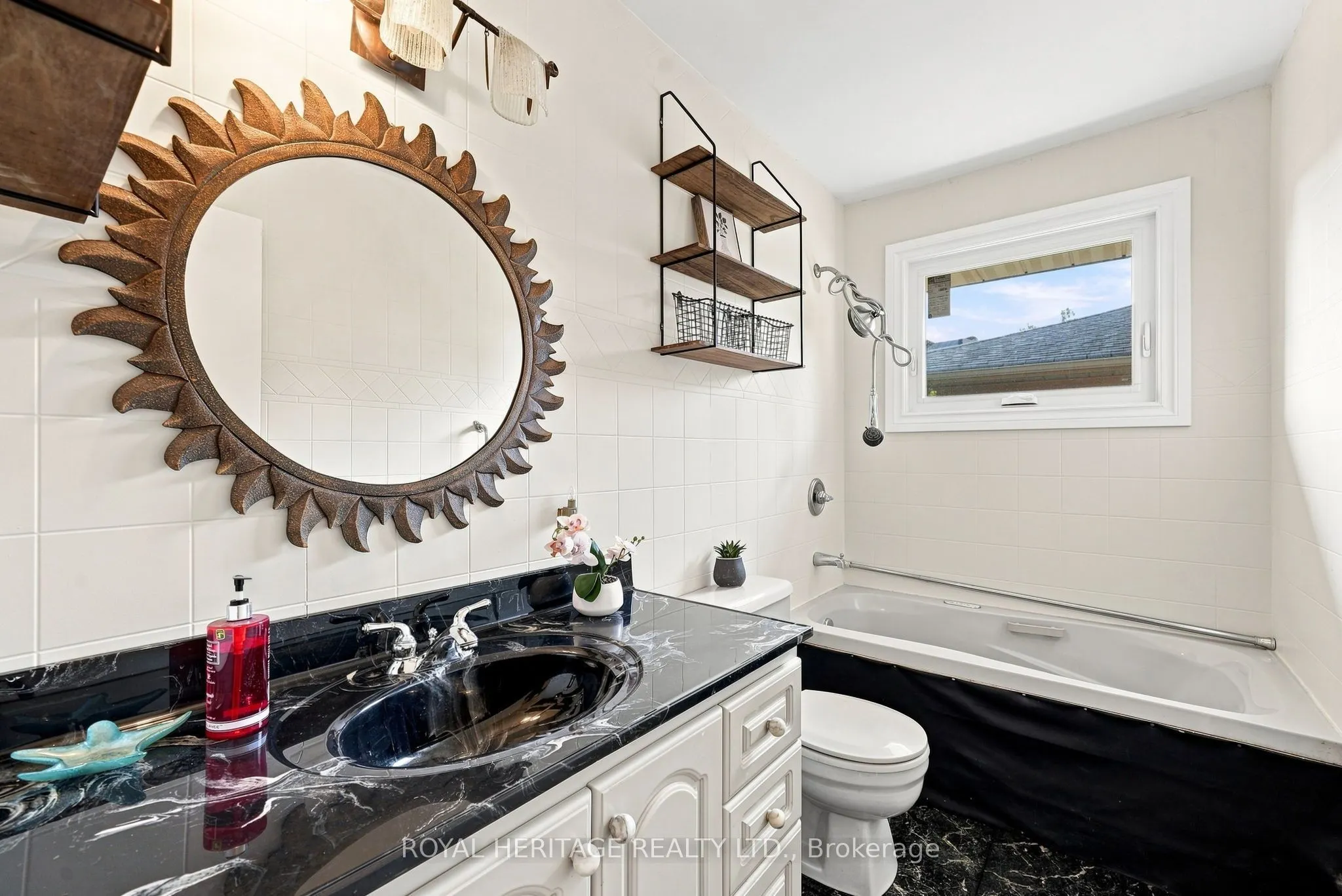 471 Rossland Road E