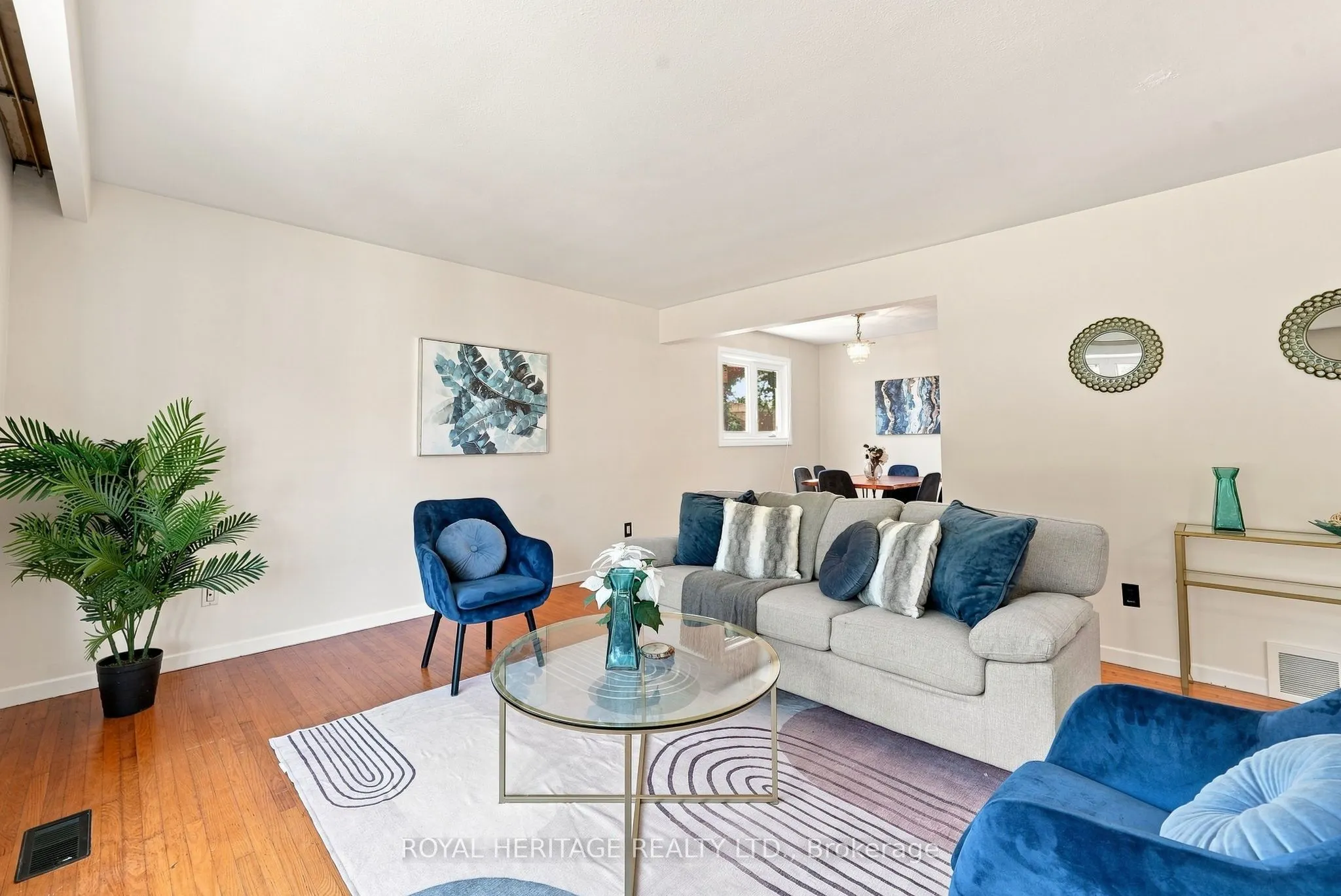 471 Rossland Road E