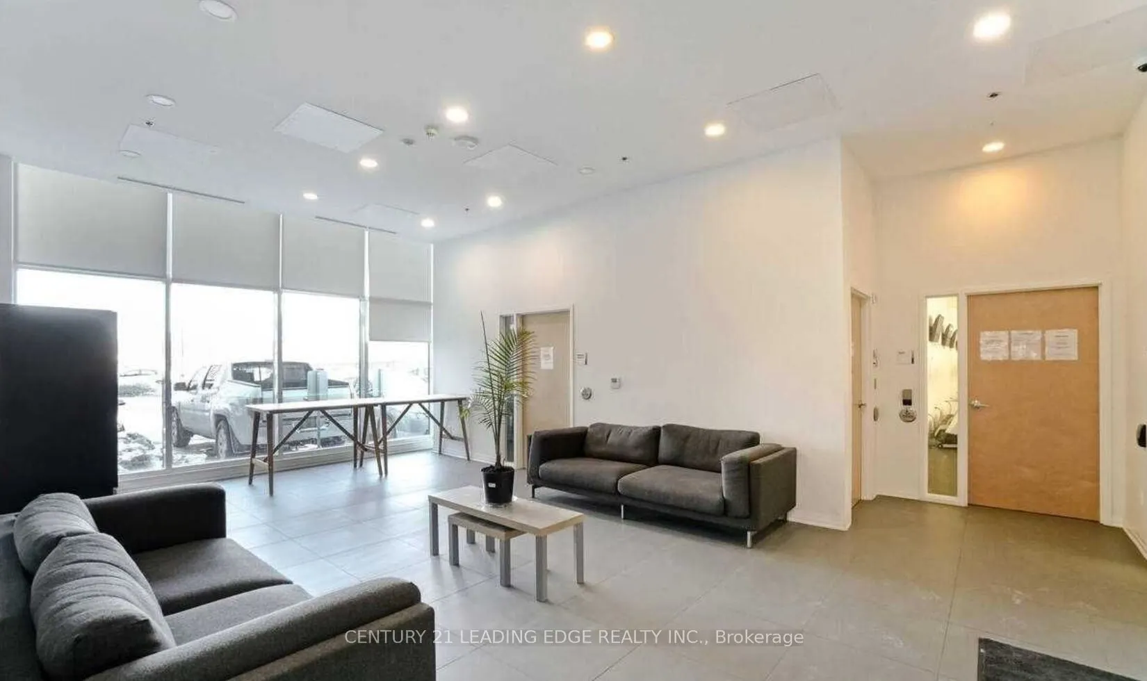 1900 Simcoe Street N #509