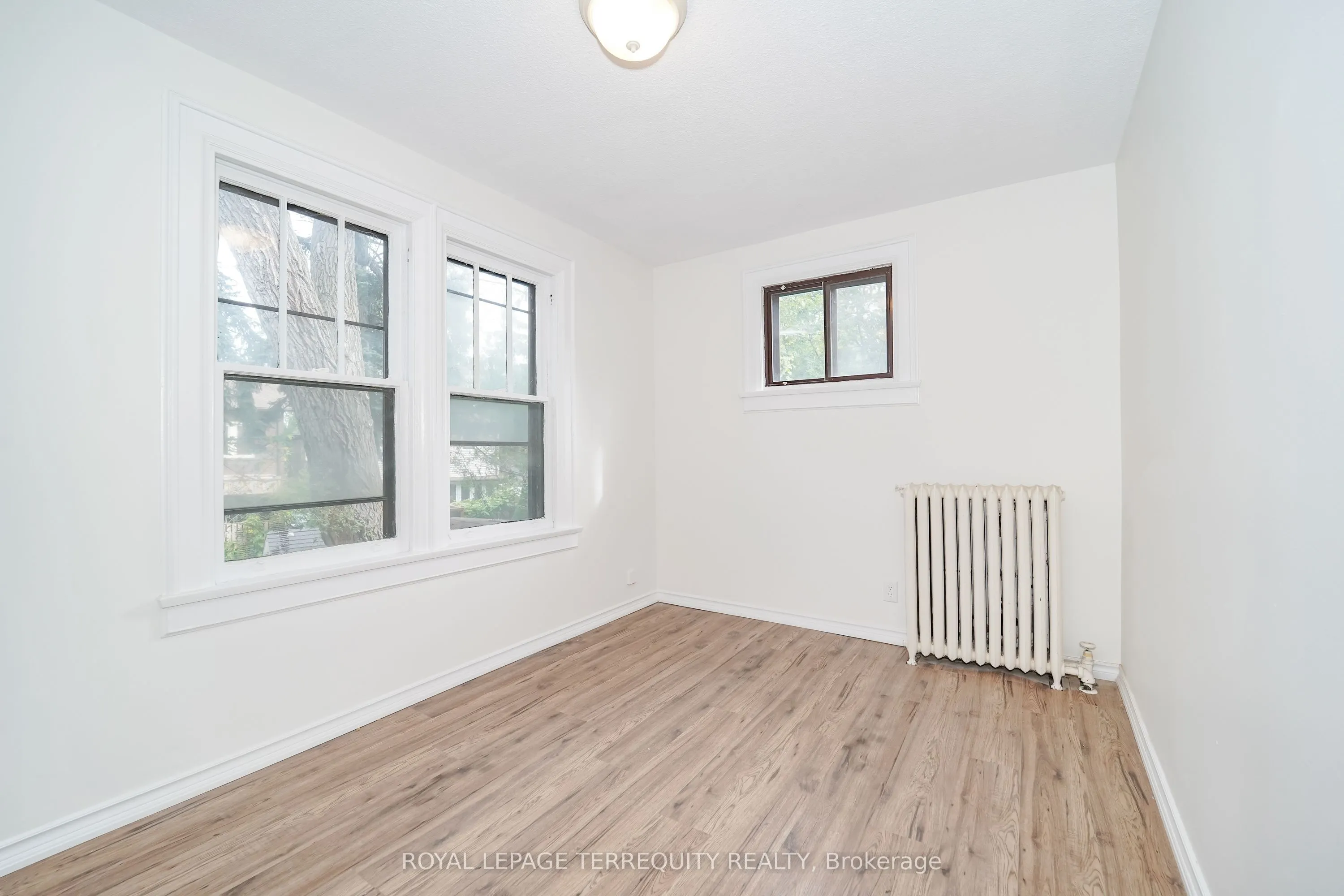 8 Thorncliffe Avenue #6